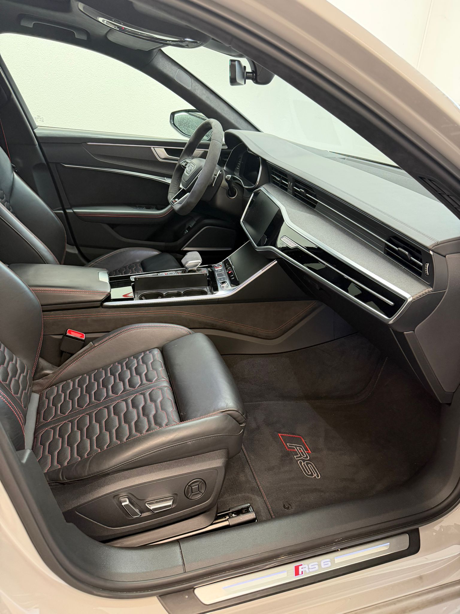 AUDI RS6 Avant 4.0 TFSI V8 quattro Porsche Kreidegrau-image-10