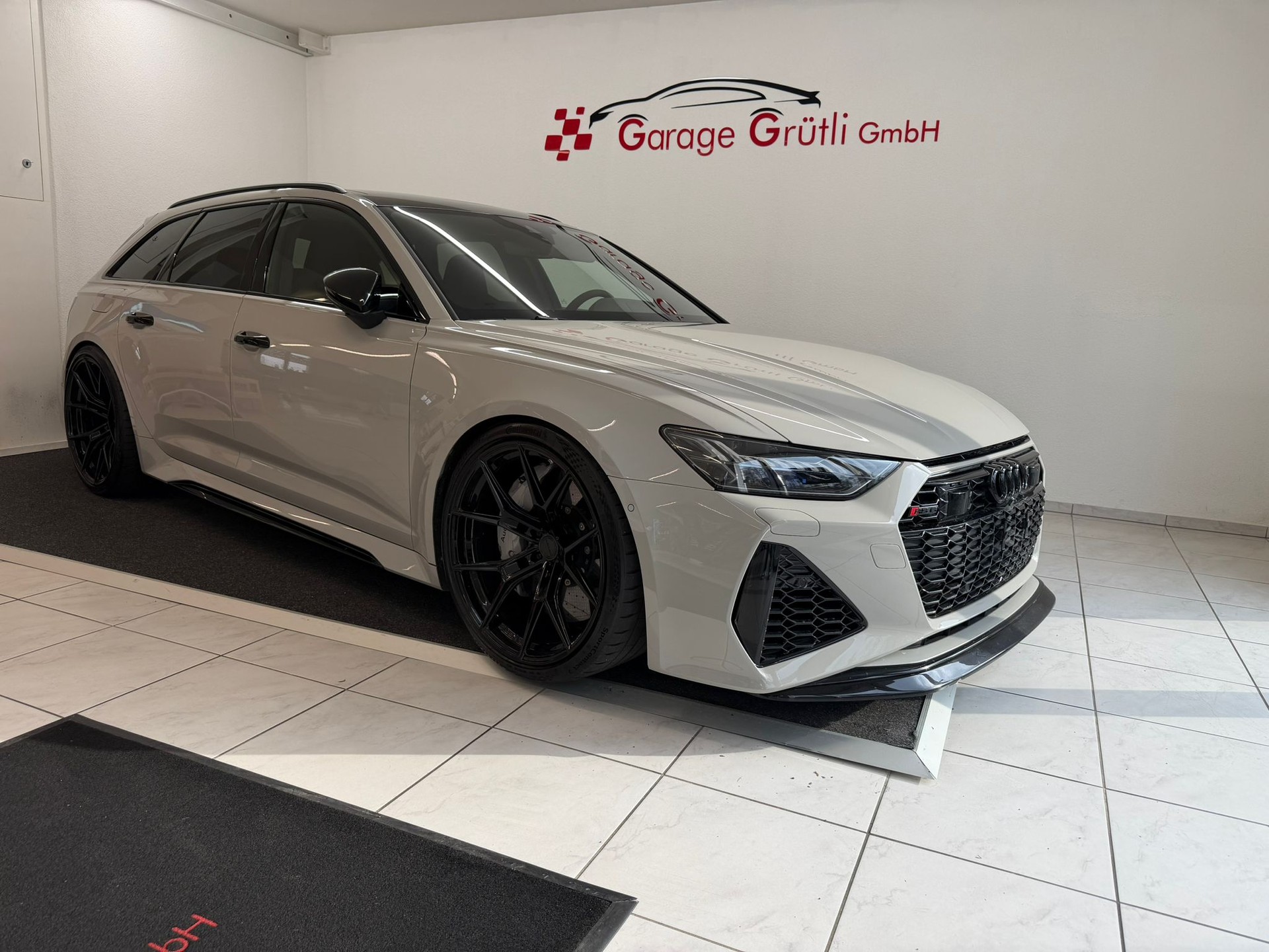 AUDI RS6 Avant 4.0 TFSI V8 quattro Porsche Kreidegrau