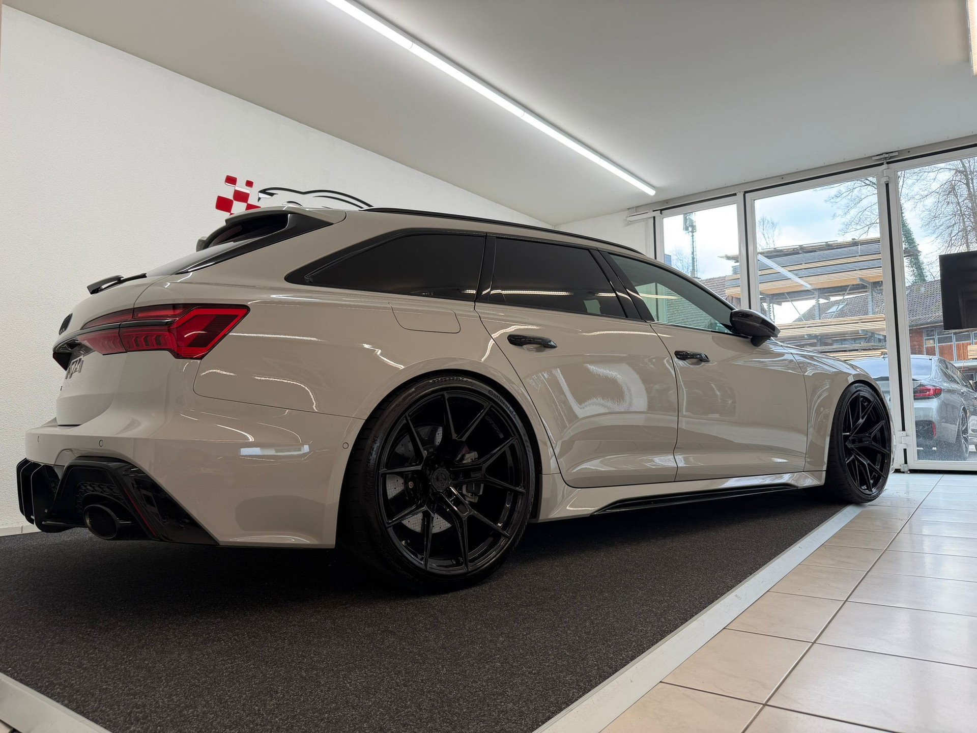 AUDI RS6 Avant 4.0 TFSI V8 quattro Porsche Kreidegrau-image-5