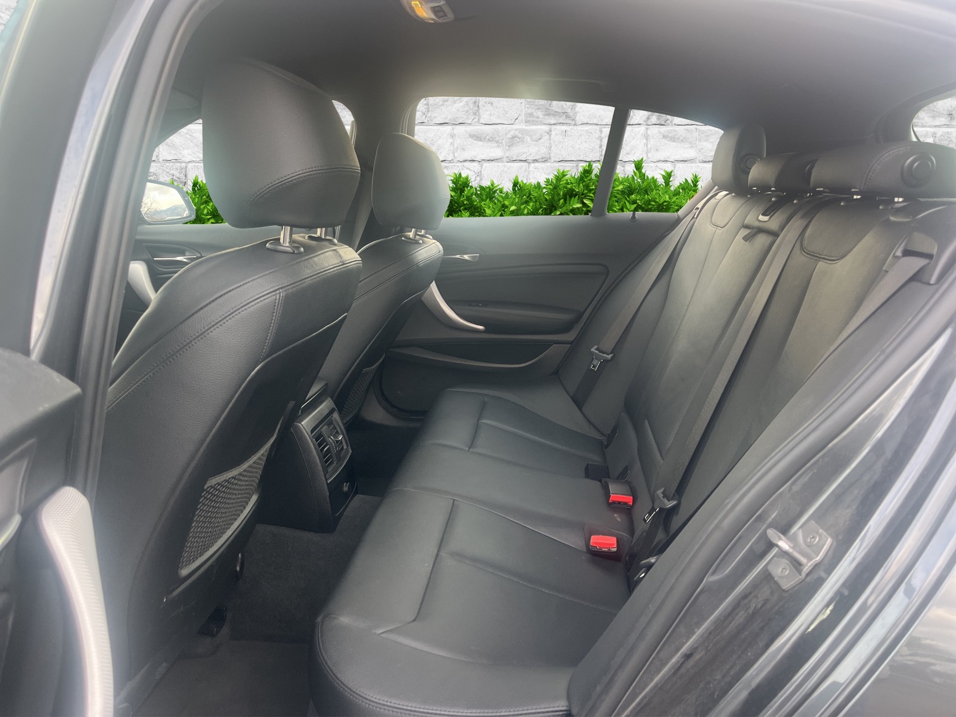 BMW 120d xDrive Edition M Sport Steptronic-image-14