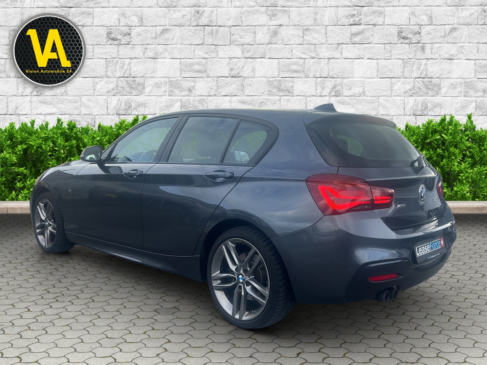 BMW 120d xDrive Edition M Sport Steptronic-image-7