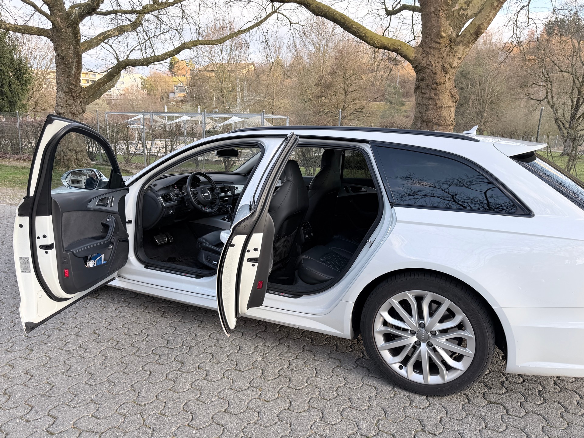 AUDI S6 Avant 4.0 TFSI V8 quattro S-tronic-image-4