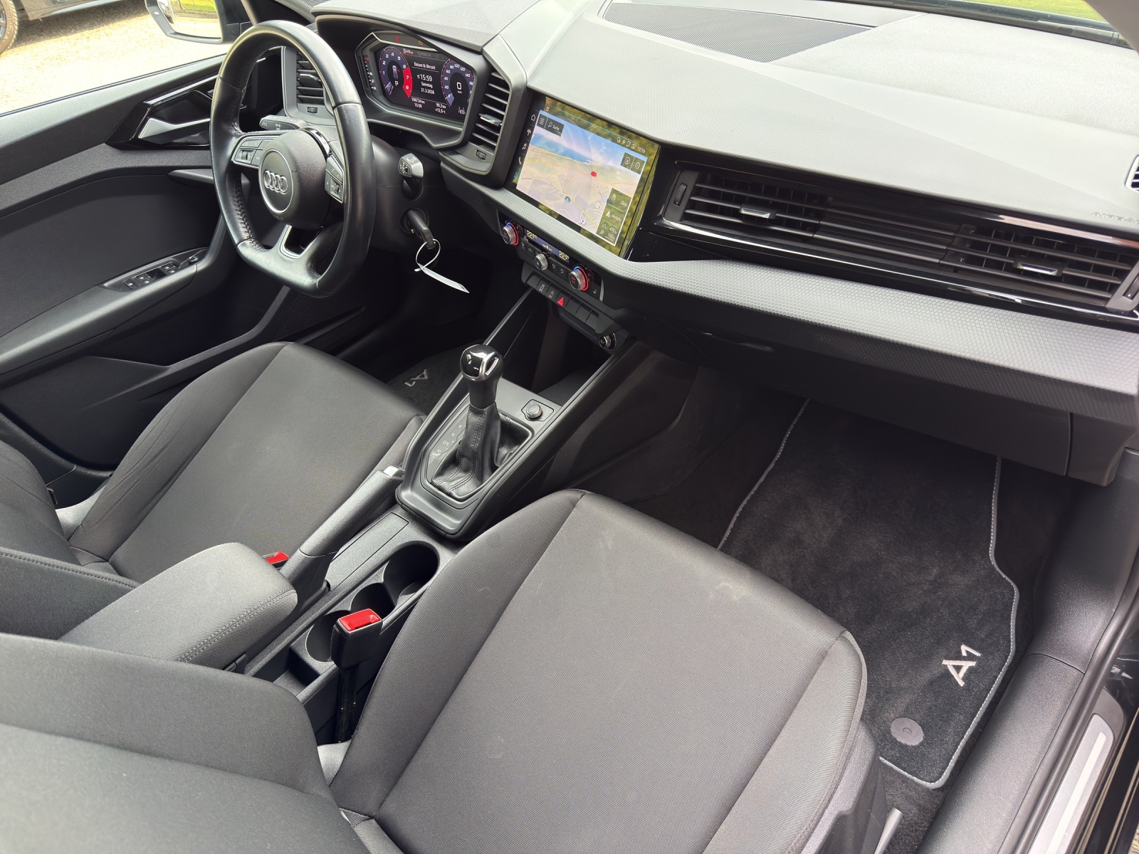 AUDI A1 Sportback 30 TFSI Advanced S-Tronic-image-15