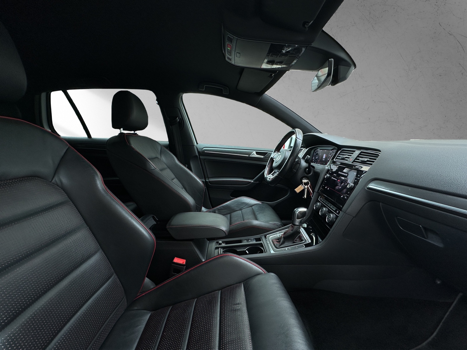 VW Golf 2.0 TSI GTI Performance DSG-image-11