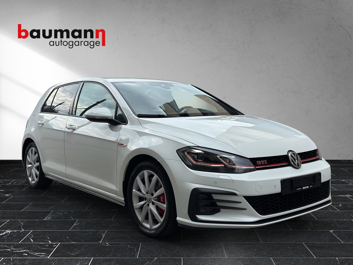 VW Golf 2.0 TSI GTI Performance DSG-showroom-element-1