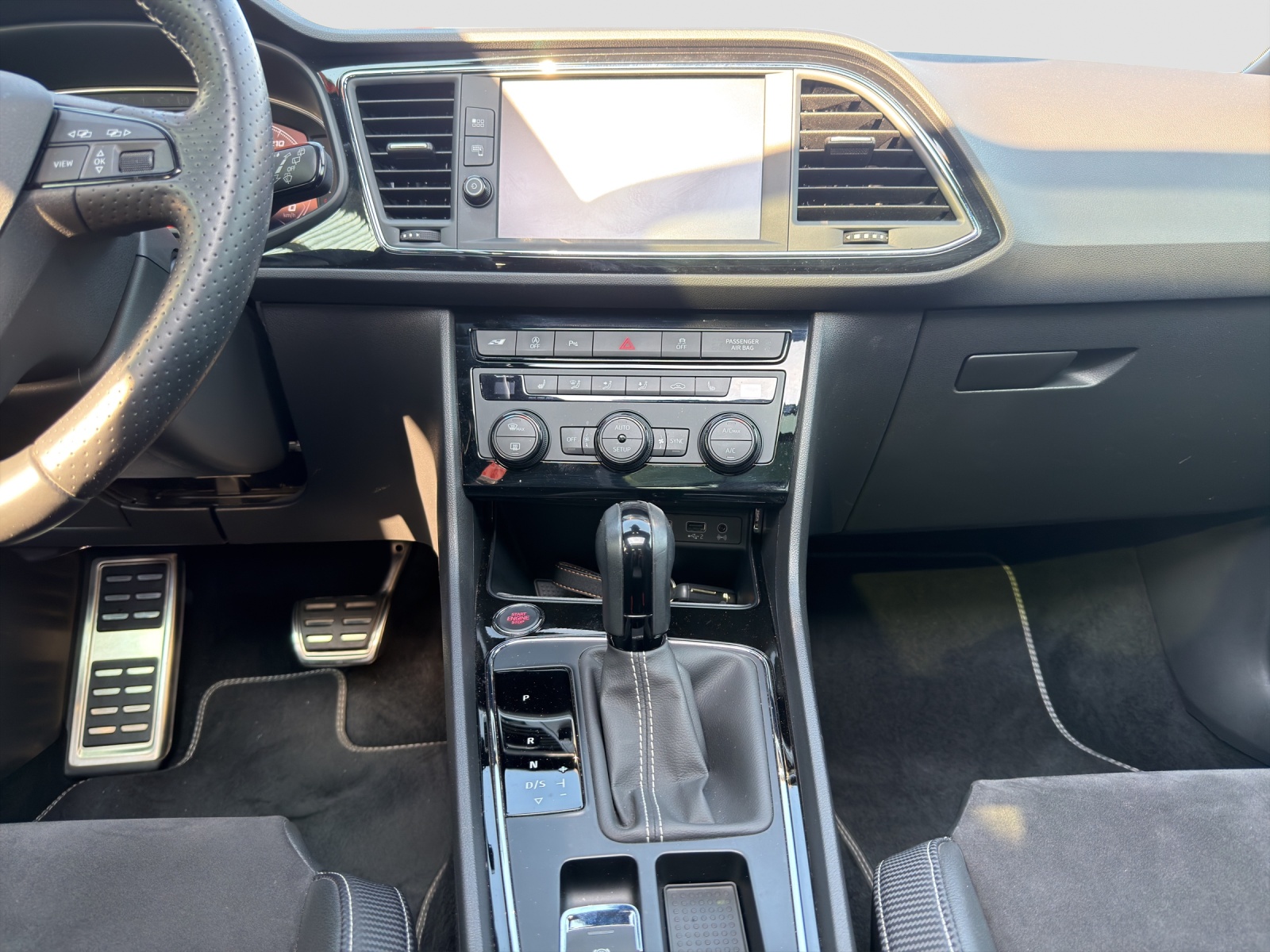 SEAT Leon ST 2.0 TSI Cupra 300 4 Drive DSG-image-12