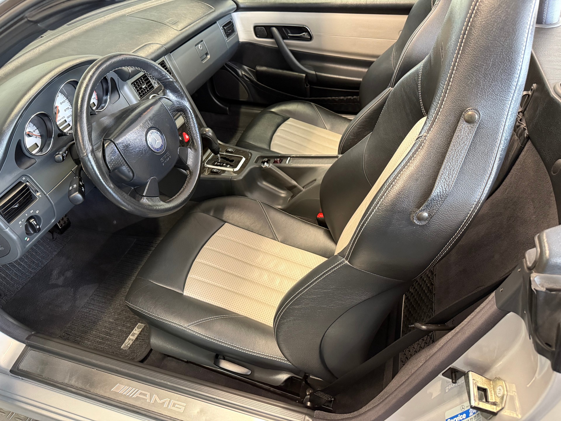 MERCEDES-BENZ SLK 32 AMG Automatic-image-6