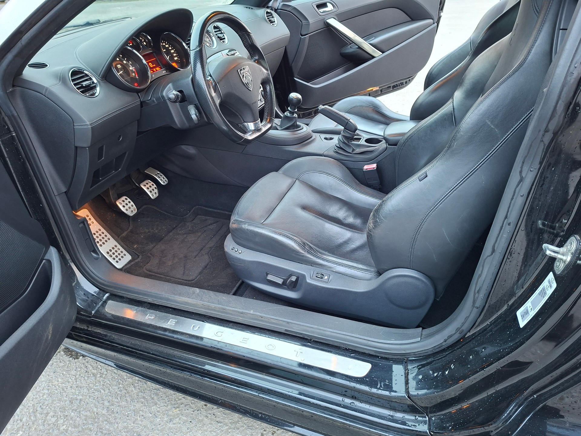 PEUGEOT RCZ 1.6 Turbo-image-13