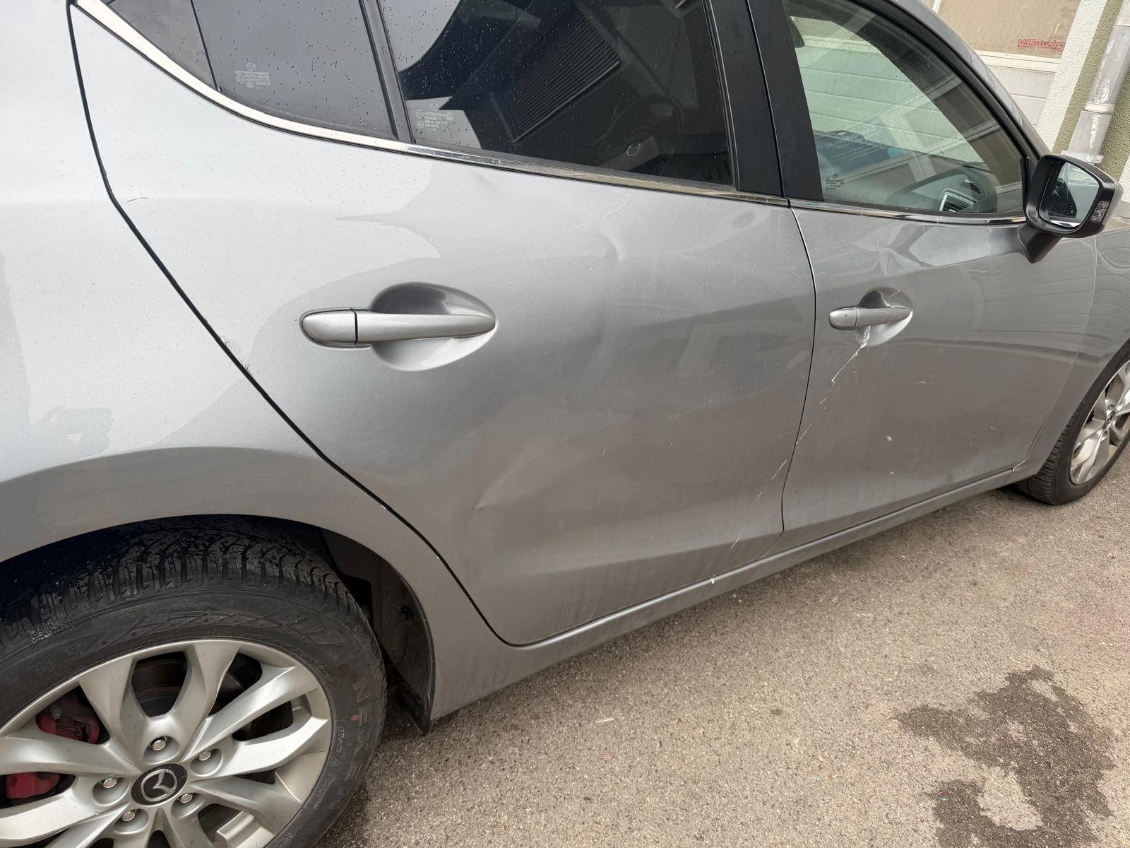 MAZDA 3 2.2 16V CD Revolution Activematic-image-5