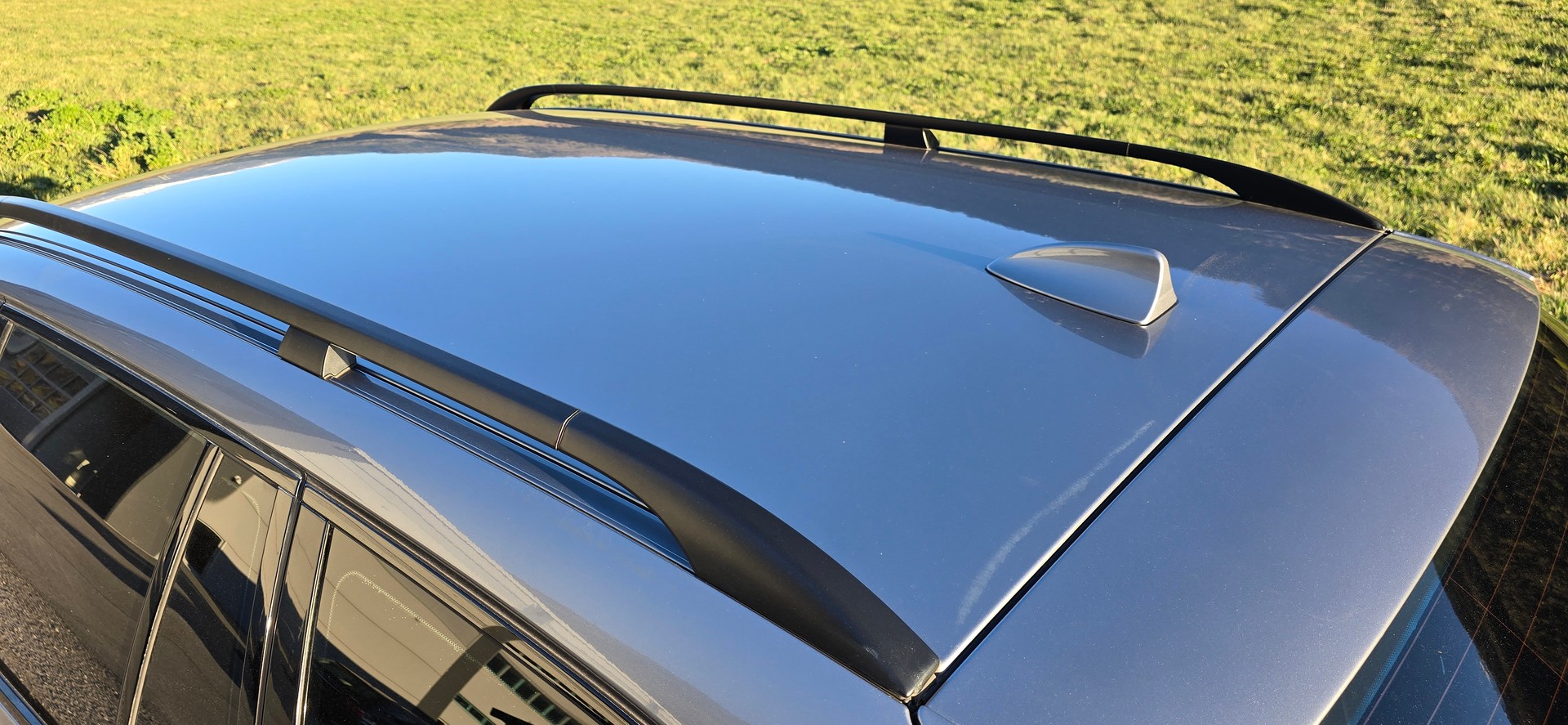 BMW 550i Touring-image-17
