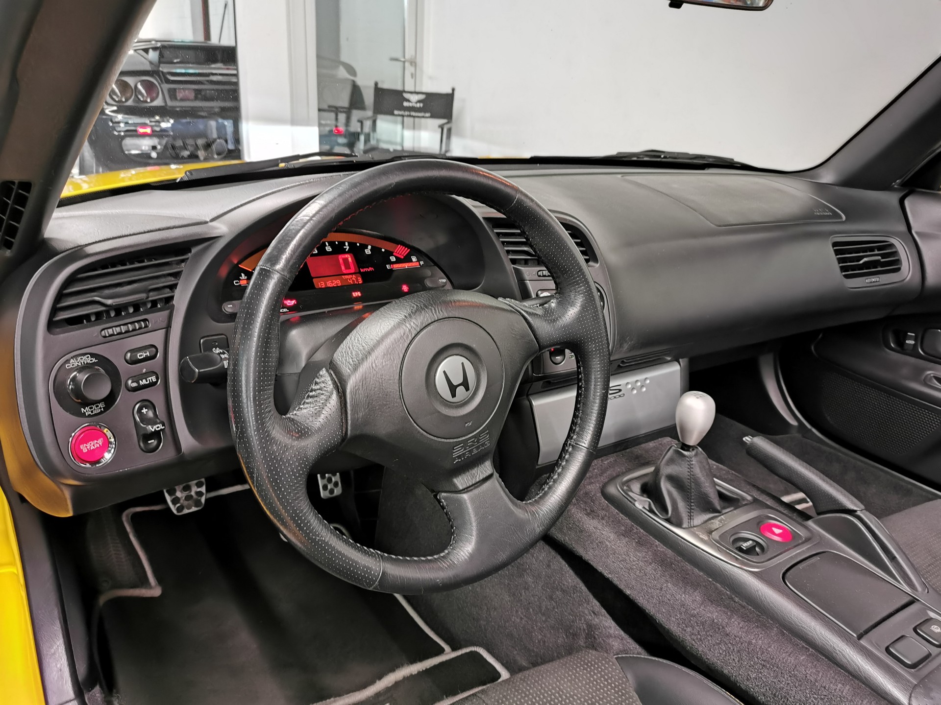 HONDA S2000 1-Hand-image-12