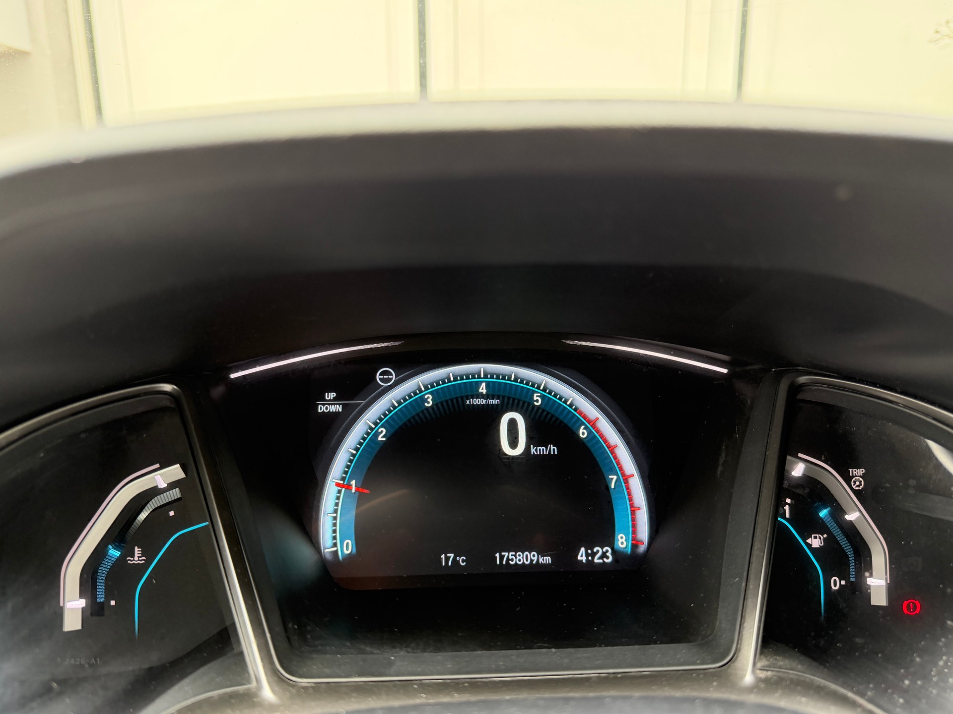 HONDA Civic 1.0 VTEC Exécutive-image-13