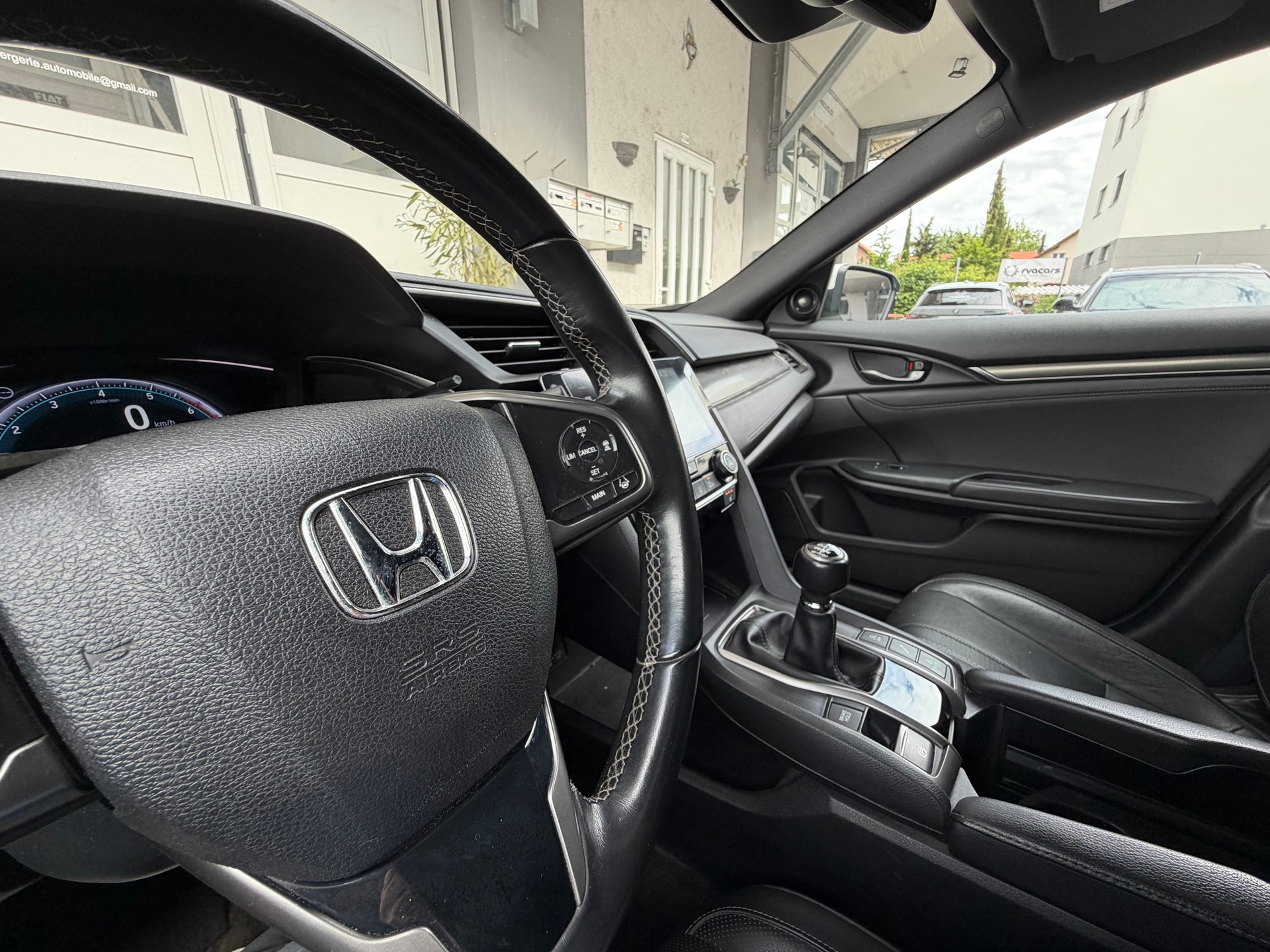 HONDA Civic 1.0 VTEC Exécutive-image-23