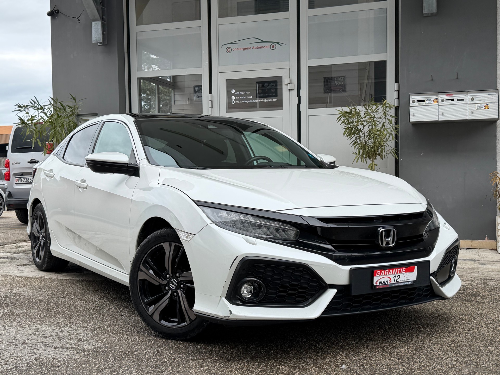 HONDA Civic 1.0 VTEC Exécutive-showroom-element-3