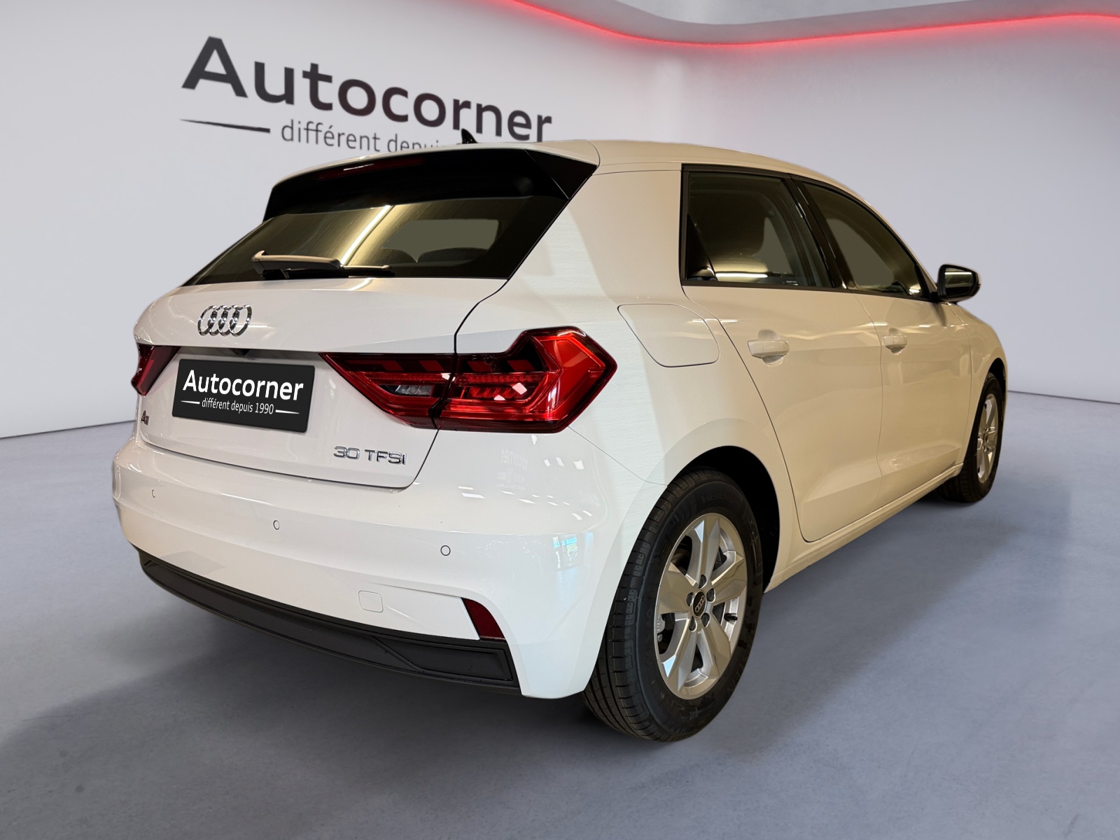 AUDI A1 Sportback 30 TFSI Attraction S-tronic-image-4