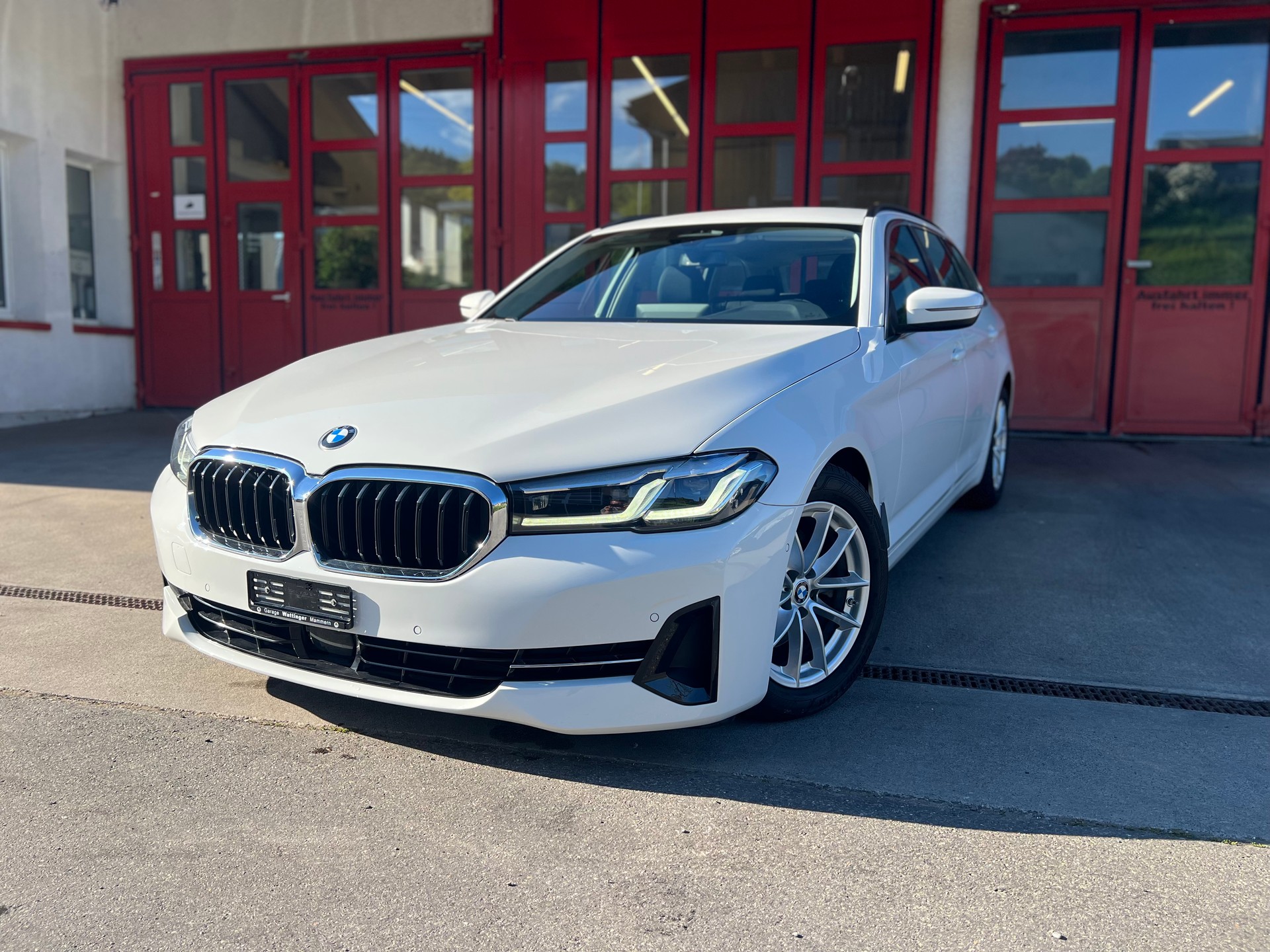 BMW 520d xDrive 48V Touring Steptronic / Facelift