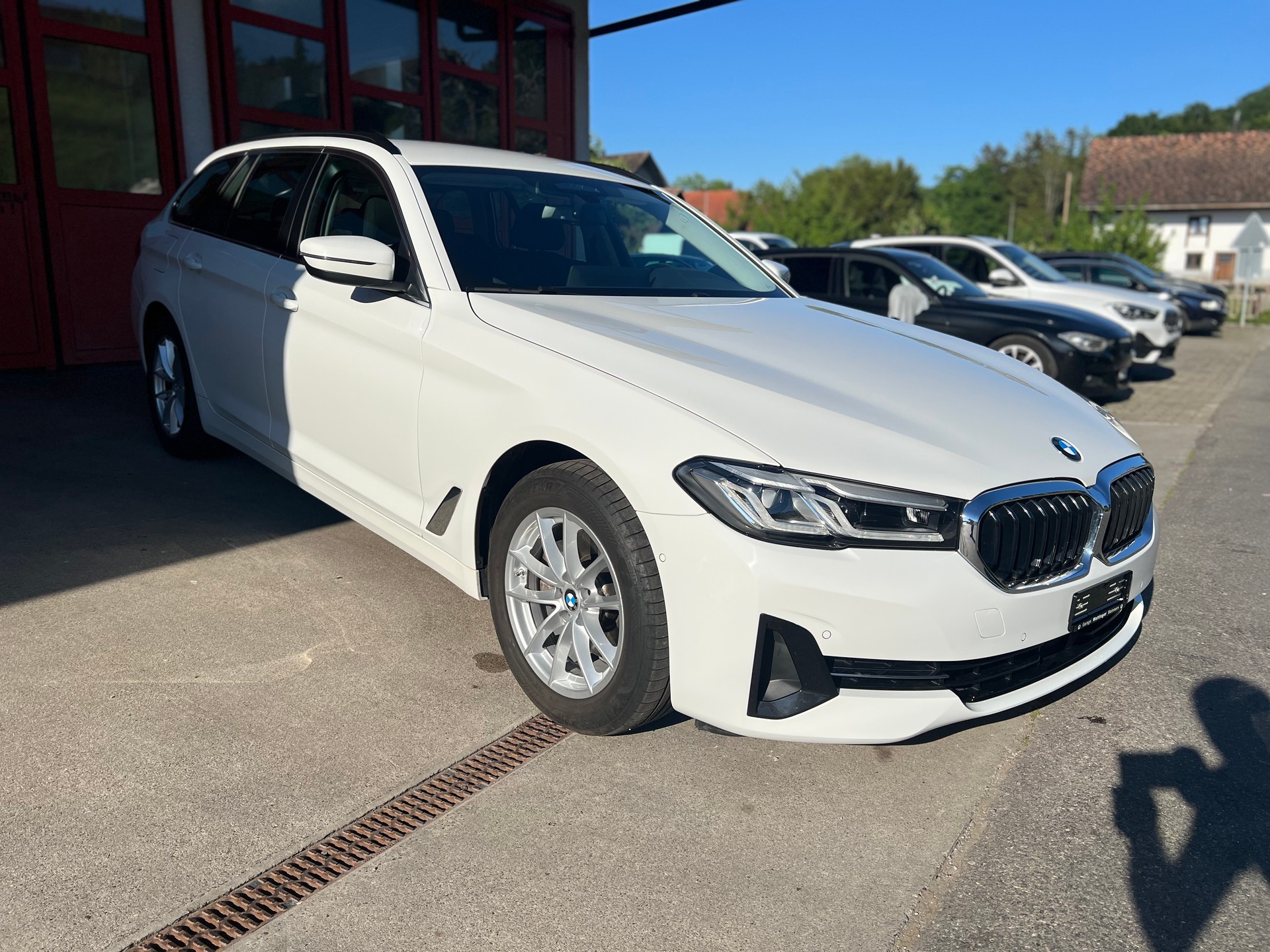 BMW 520d xDrive 48V Touring Steptronic / Facelift-image-8