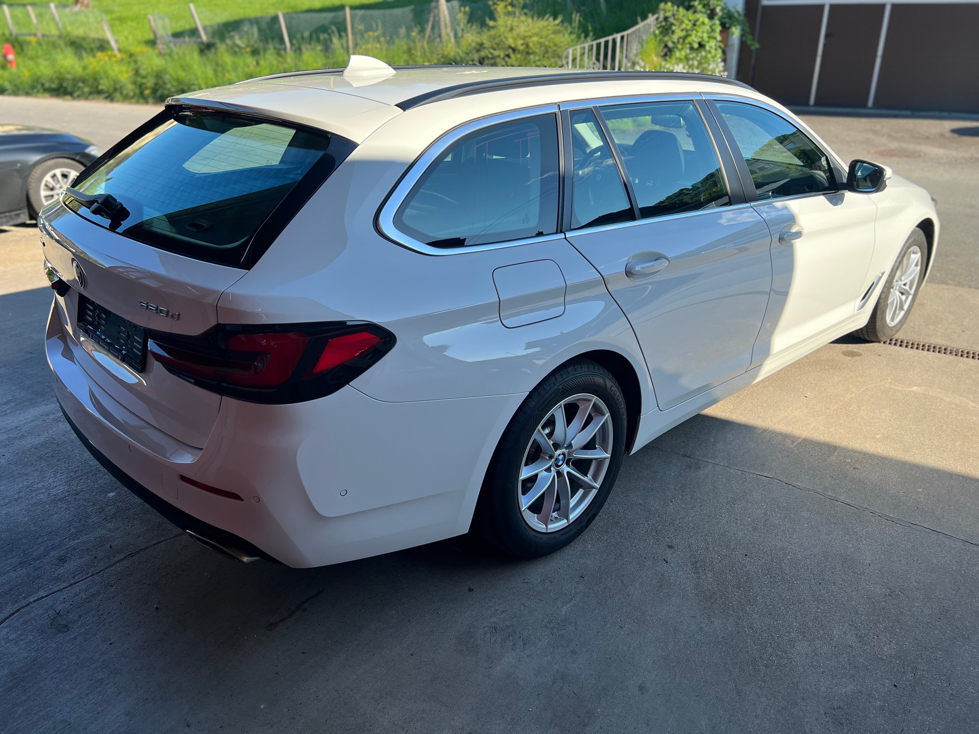 BMW 520d xDrive 48V Touring Steptronic / Facelift-image-6