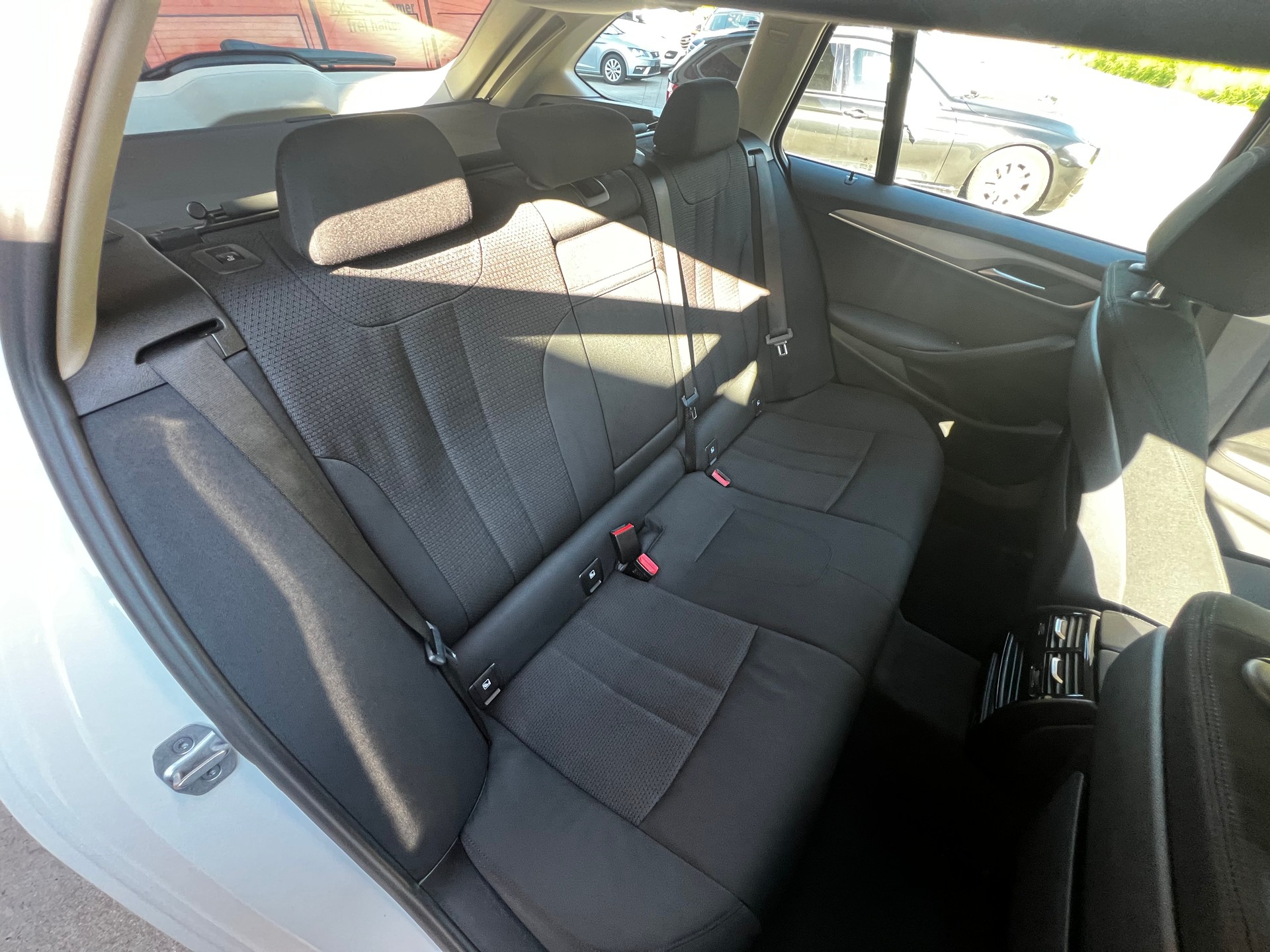 BMW 520d xDrive 48V Touring Steptronic / Facelift-image-10
