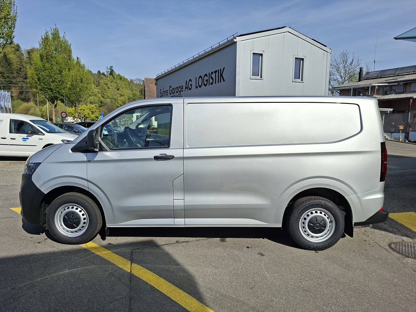 VW Transporter 2.0 TDI Automat-showroom-element-3