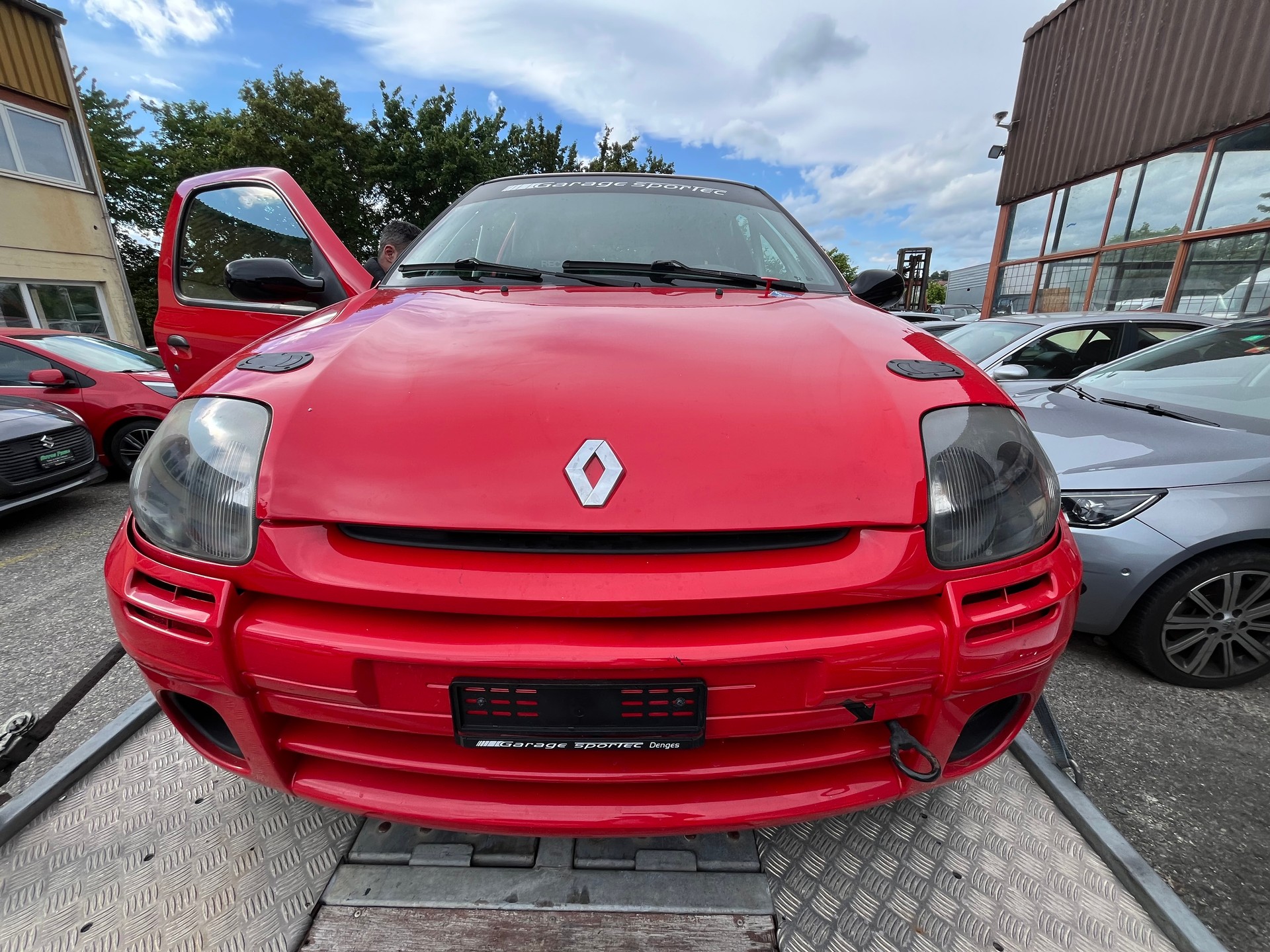 RENAULT Clio 2.0 16V Sport 172/17-image-1