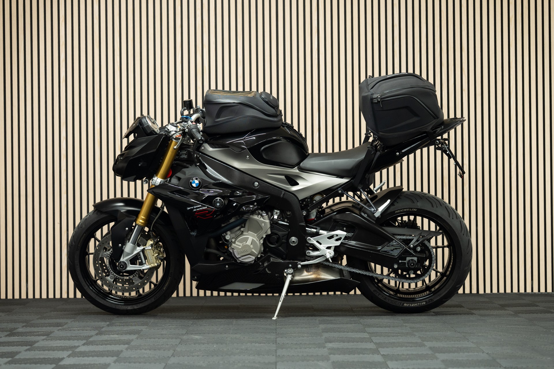 BMW S 1000 R-image-1