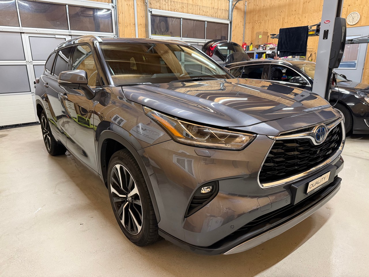 TOYOTA Highlander 2.5 HSD Premium e-CVT-showroom-element-2