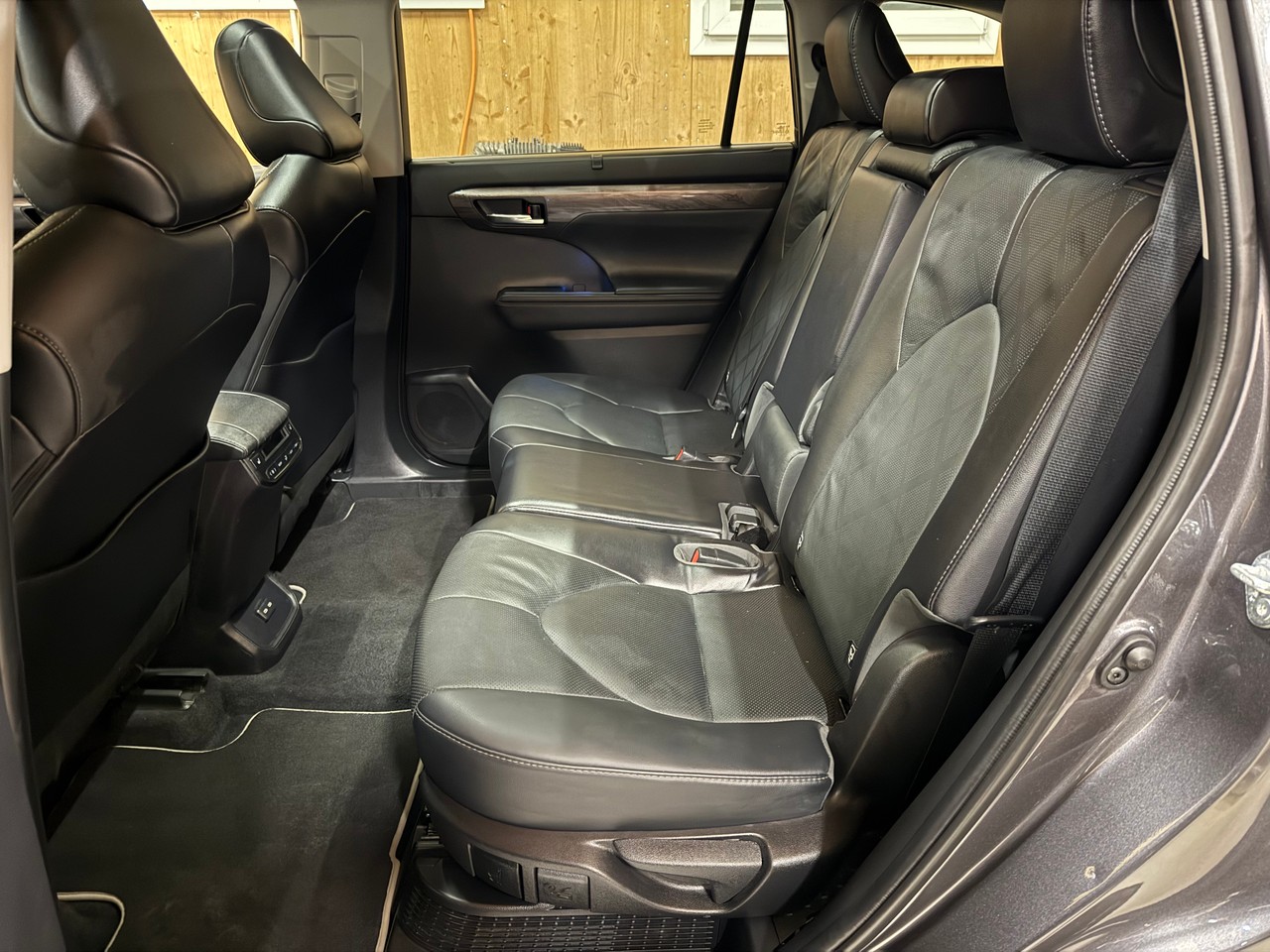 TOYOTA Highlander 2.5 HSD Premium e-CVT-image-8