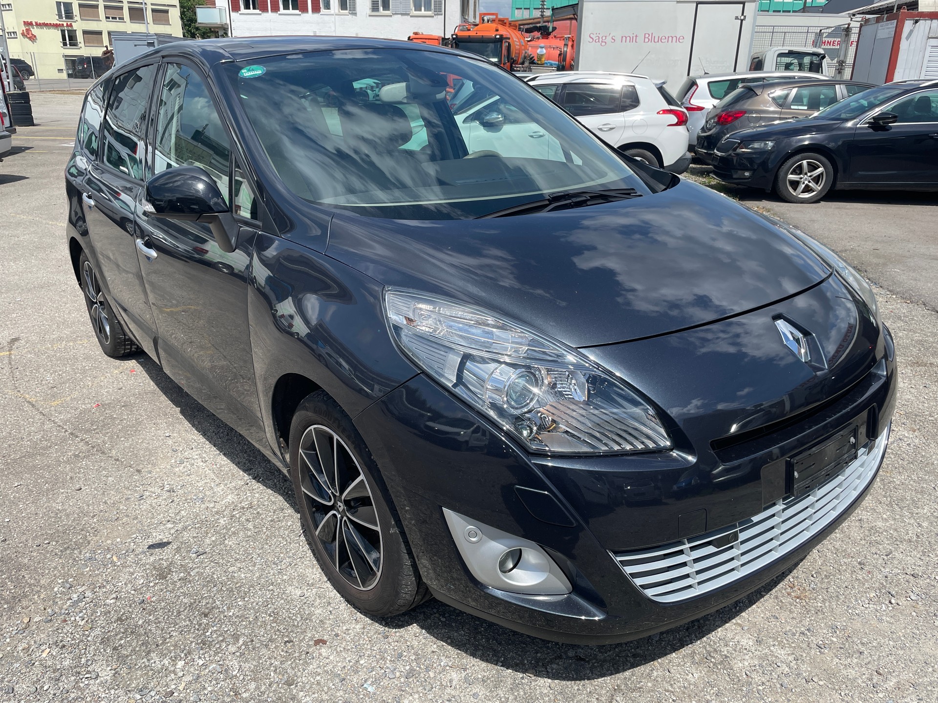 RENAULT Grand Scénic 2.0 dCi Bose Automatic-image-3
