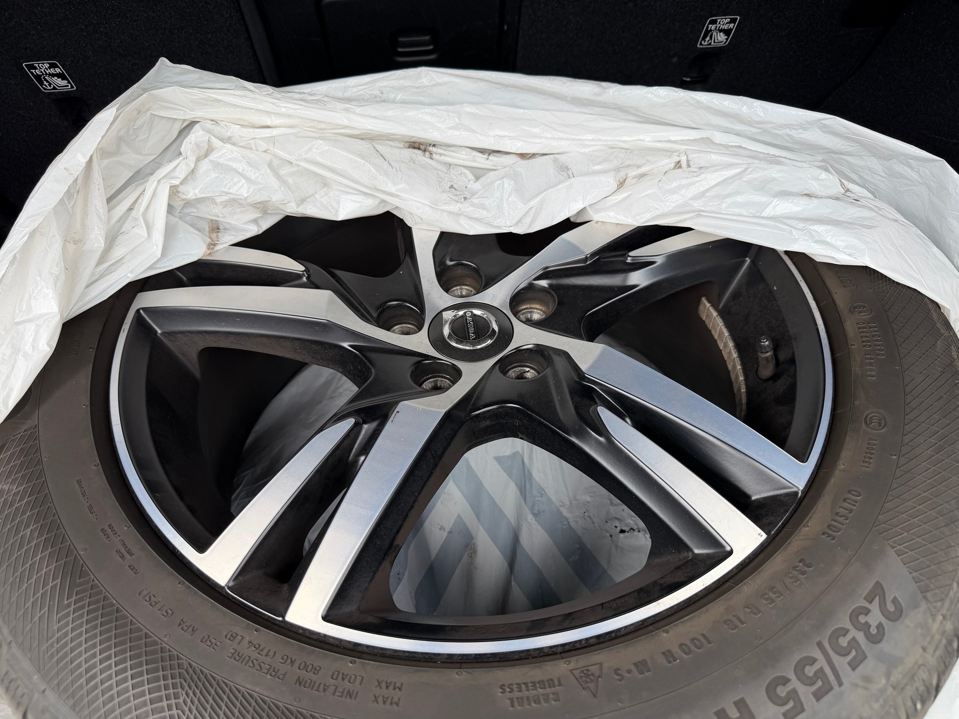 VOLVO XC40 D4 AWD Momentum Geartronic-image-17