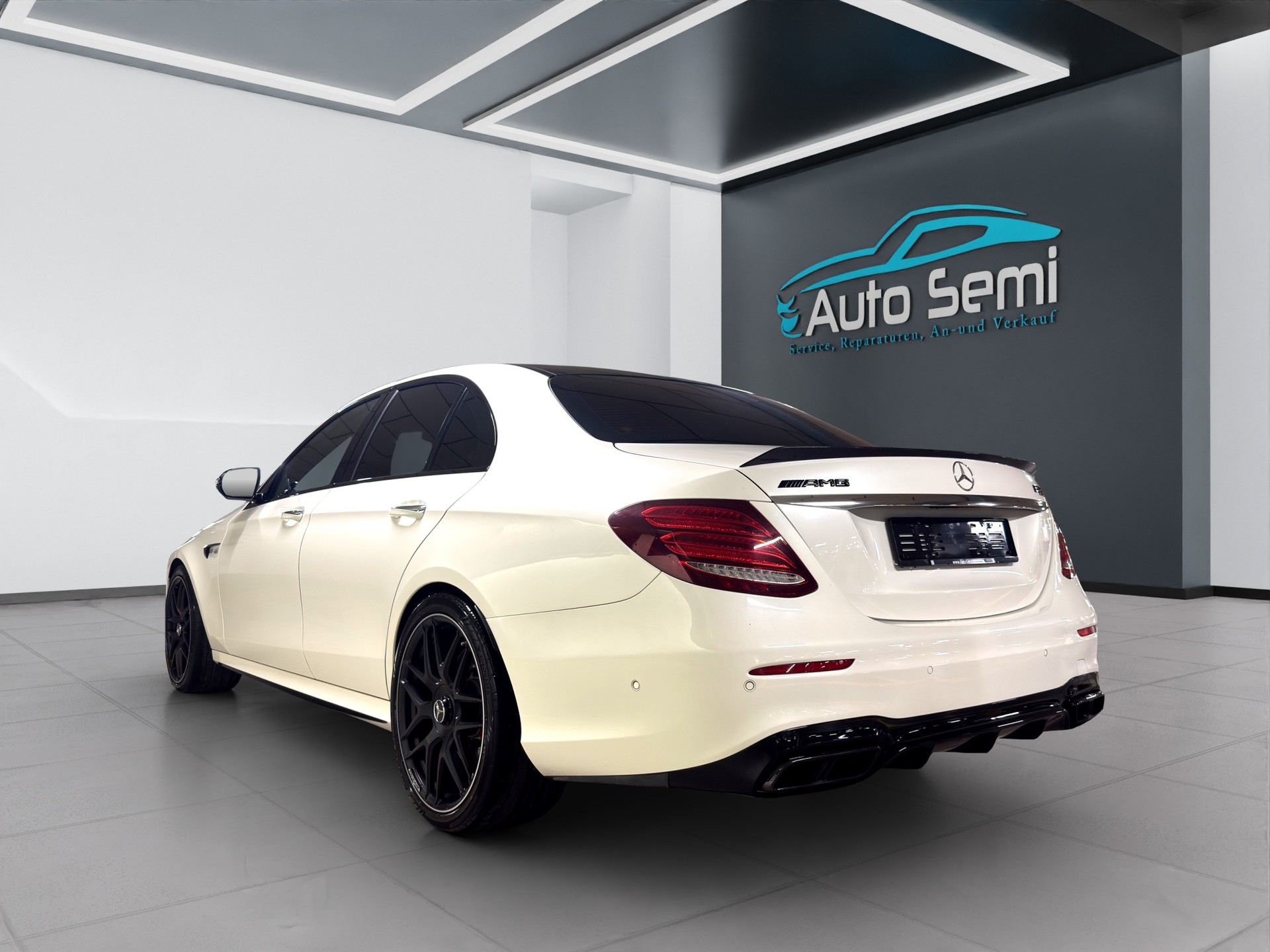 MERCEDES-BENZ E 63 AMG S 4Matic Speedshift MCT-showroom-element-2