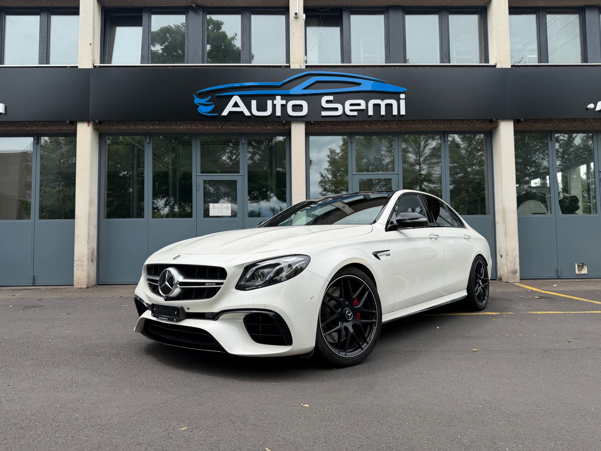 MERCEDES-BENZ E 63 AMG S 4Matic Speedshift MCT-showroom-element-2