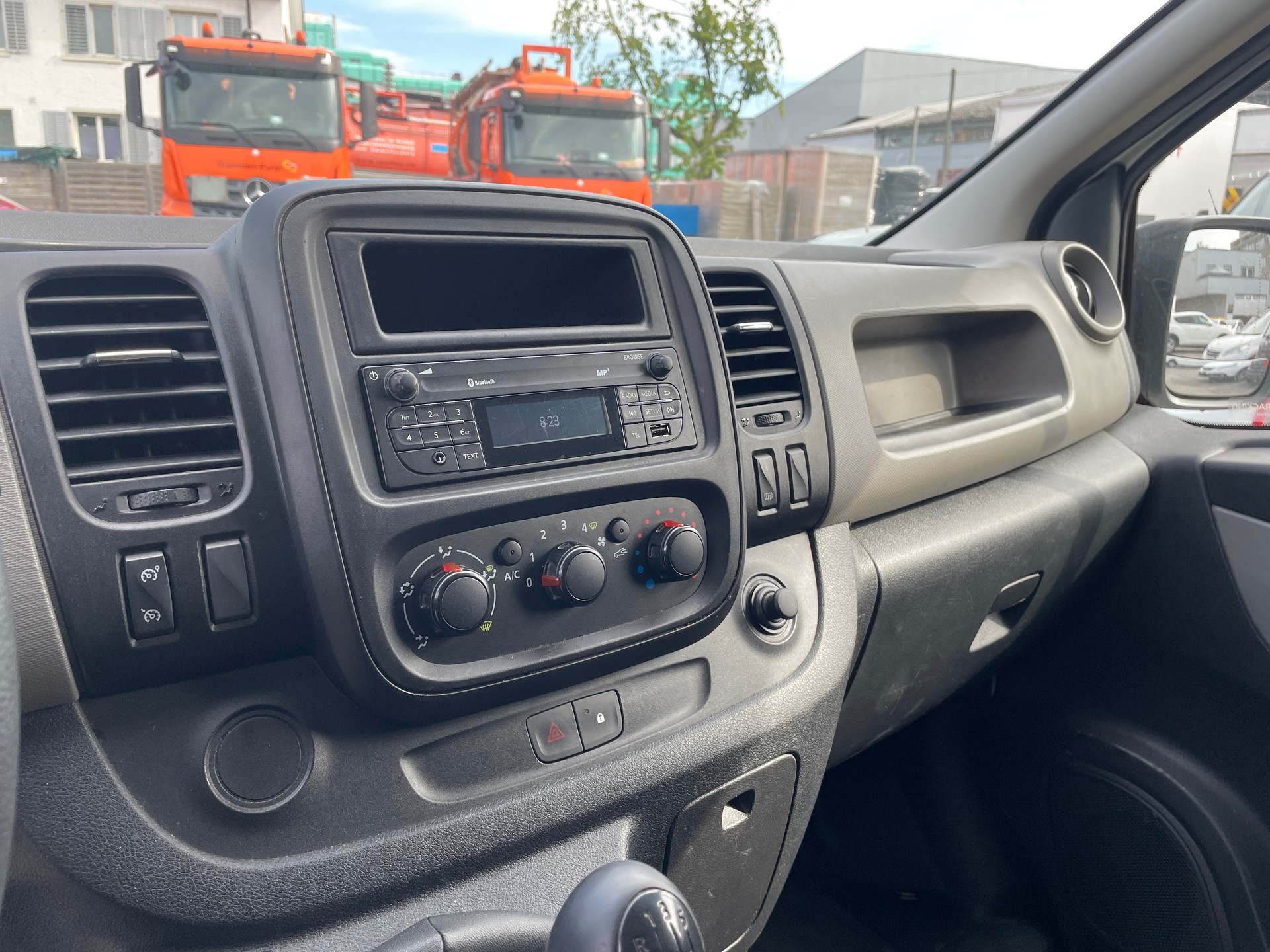 RENAULT Trafic 1.6 dCi 120 2.9t Business L1H1-image-9
