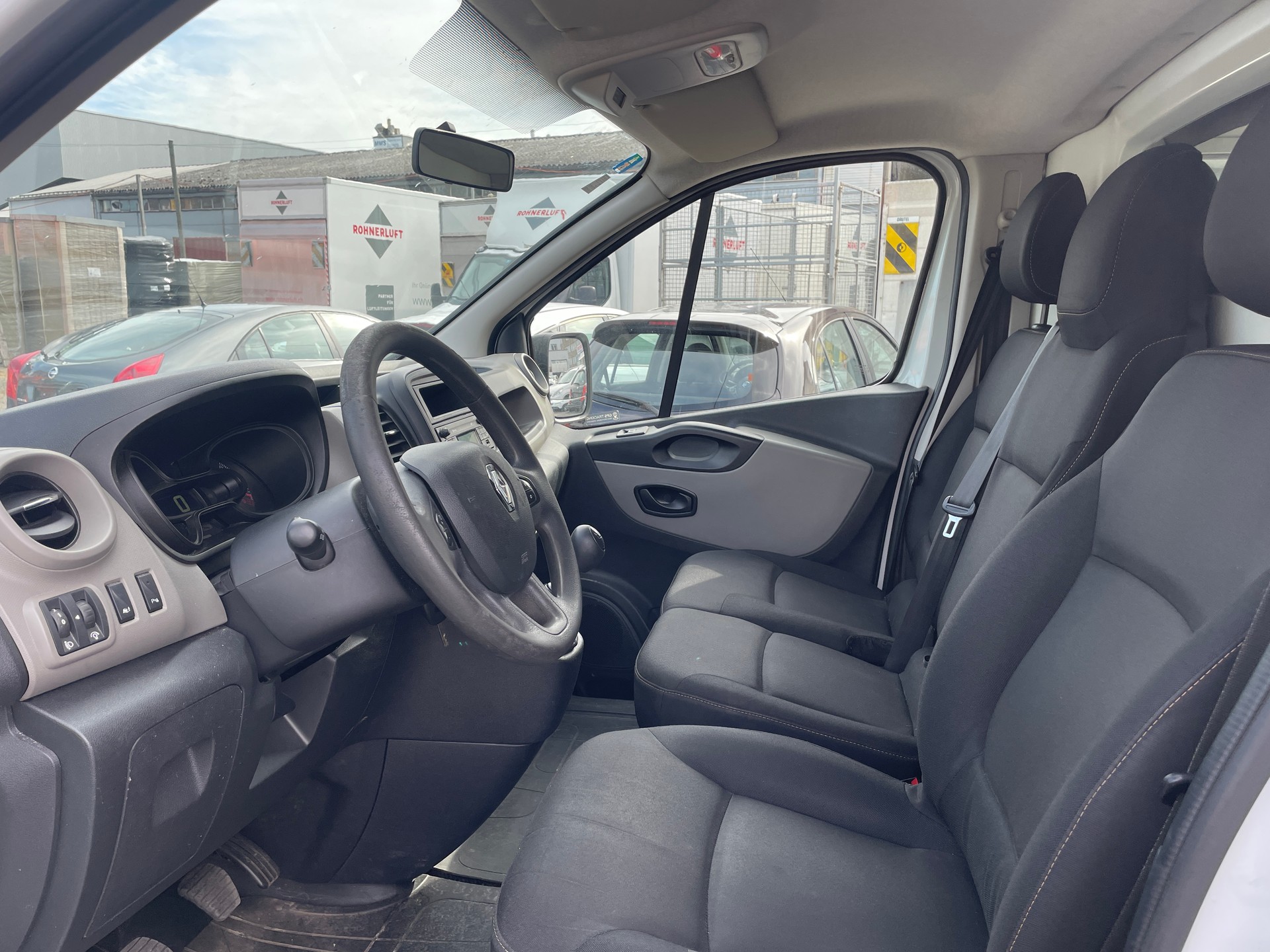 RENAULT Trafic 1.6 dCi 120 2.9t Business L1H1-image-7