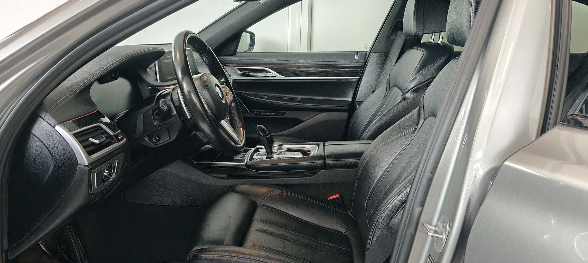 BMW 730d xDrive Steptronic-image-12