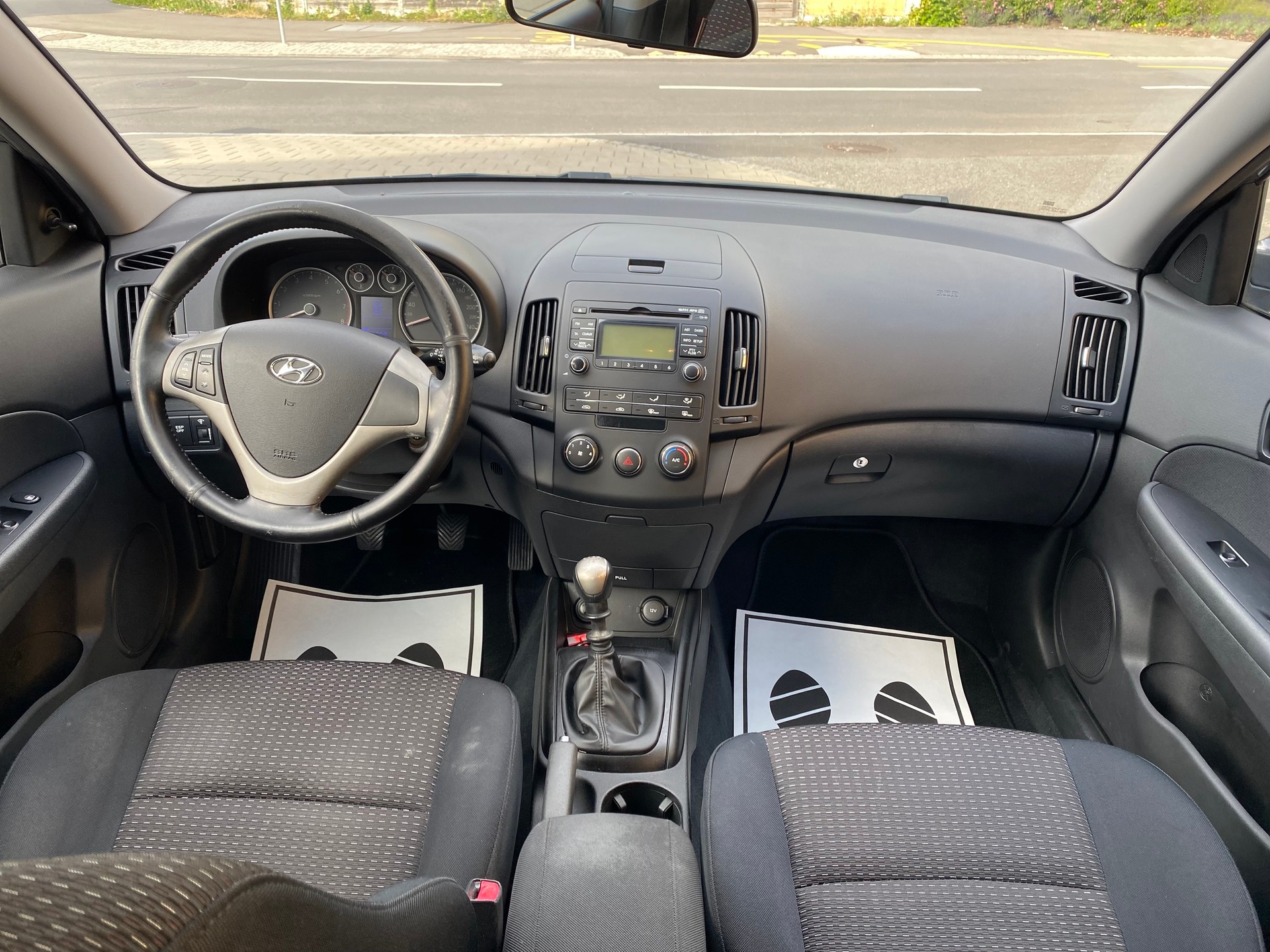 HYUNDAI i30 1.6 Comfort-image-10