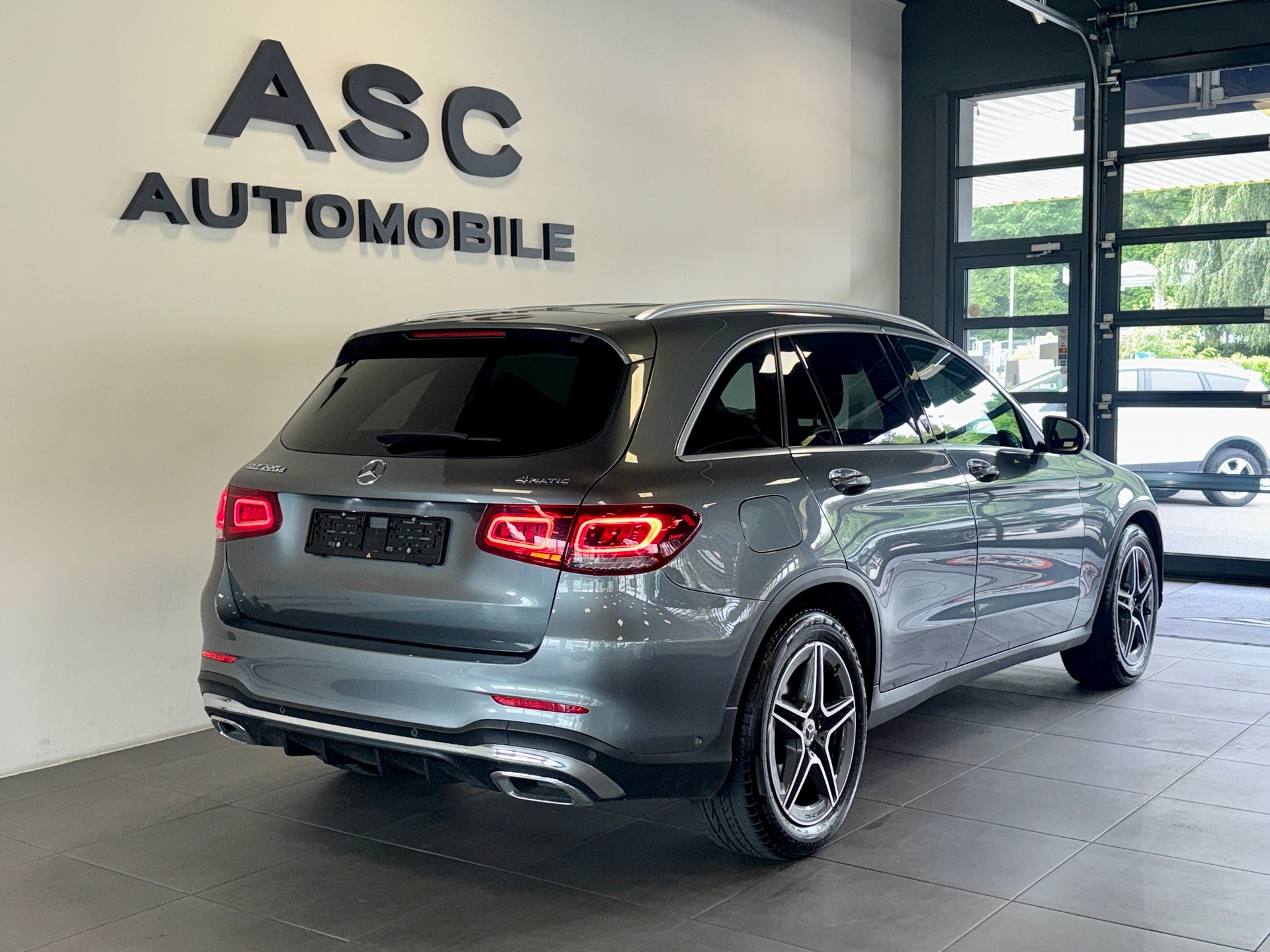MERCEDES-BENZ GLC 220 d AMG Line 4Matic 9G-Tronic *Virtual Tacho*-showroom-element-2