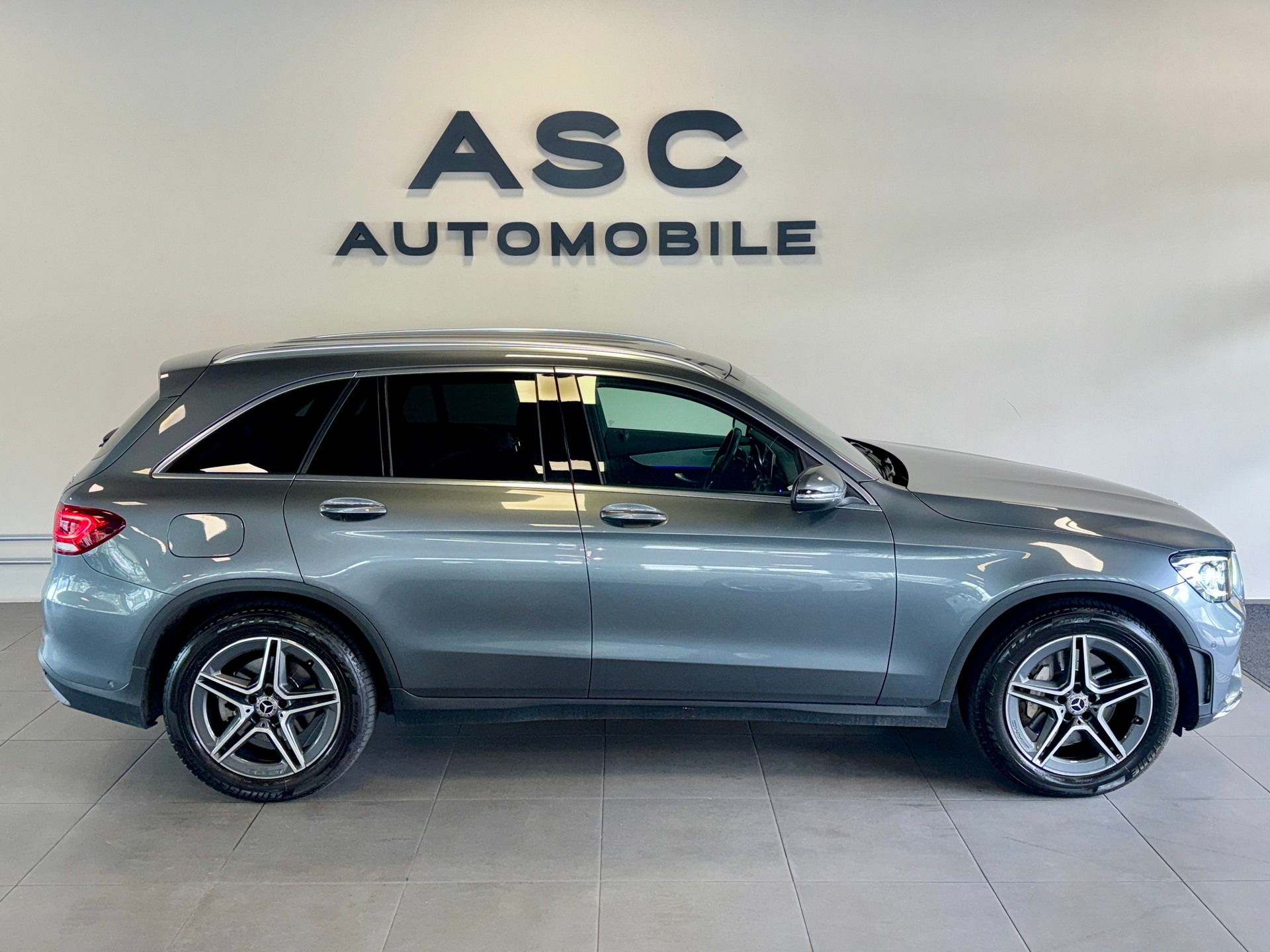 MERCEDES-BENZ GLC 220 d AMG Line 4Matic 9G-Tronic *Virtual Tacho*-showroom-element-1