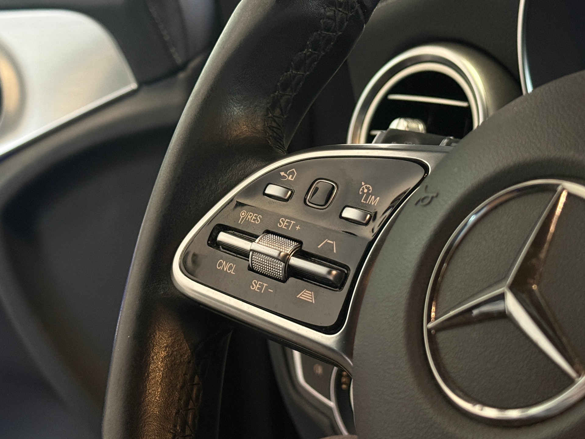 MERCEDES-BENZ GLC 220 d AMG Line 4Matic 9G-Tronic *Virtual Tacho*-image-7