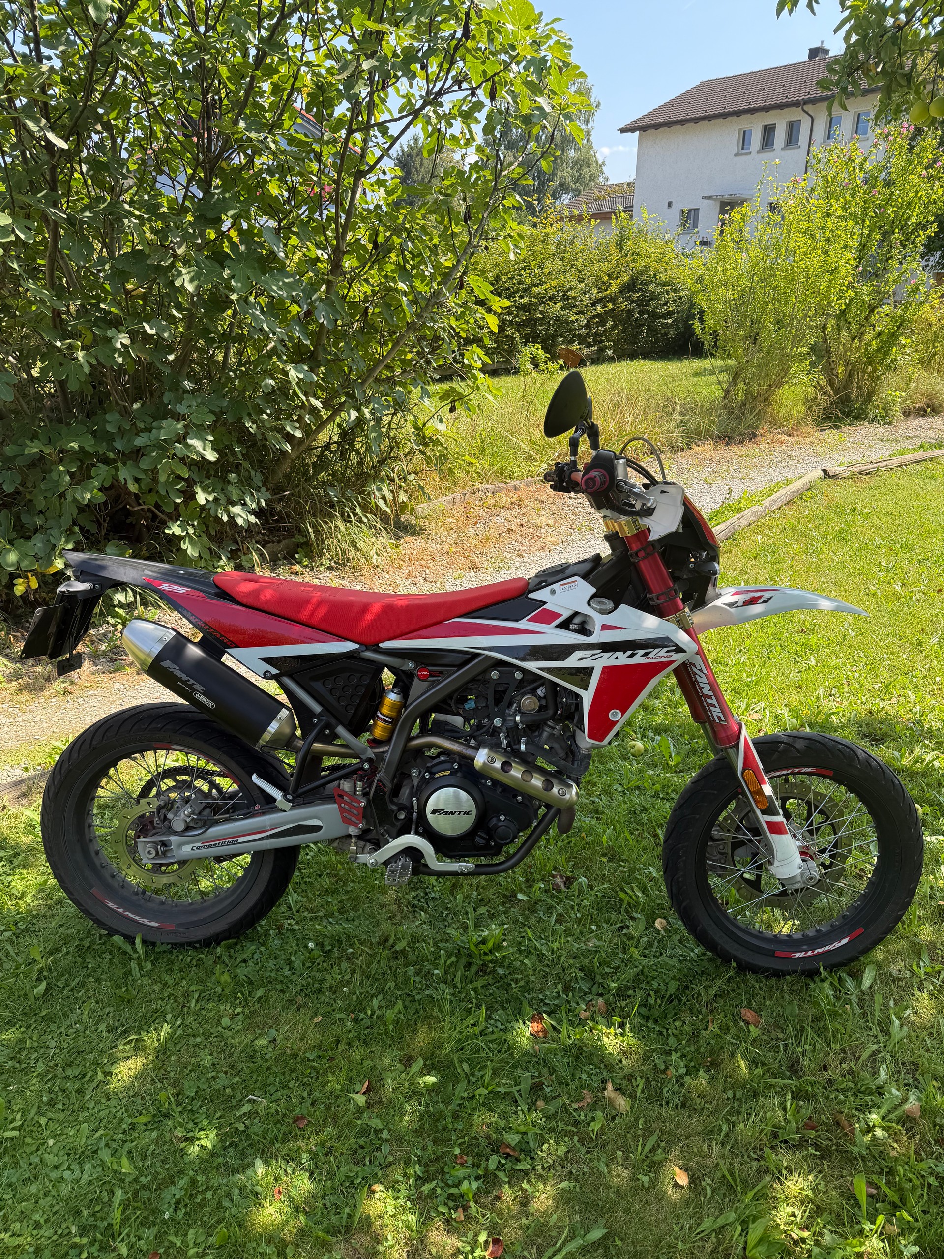 FANTIC XMF 125 Motard-image-0