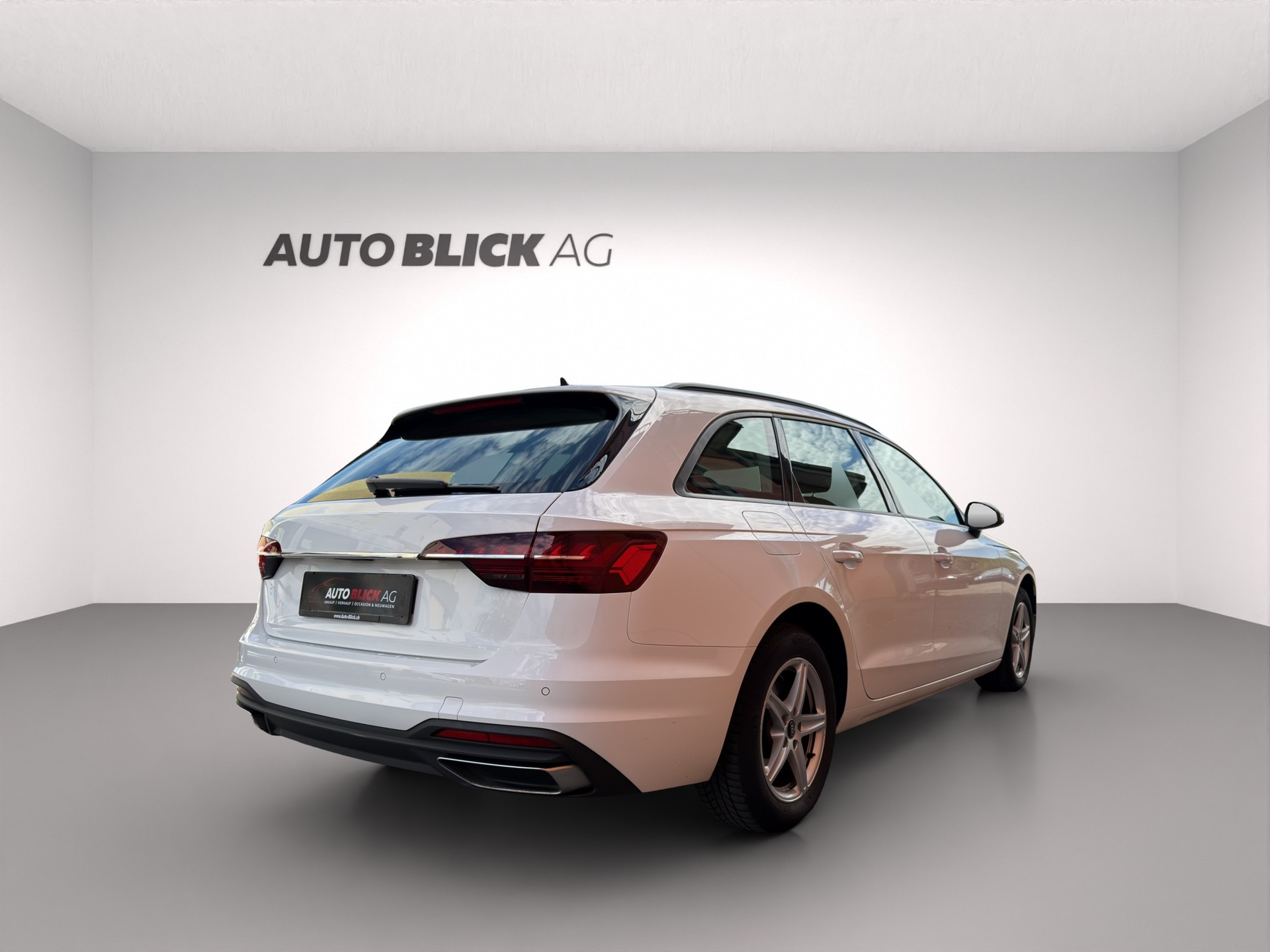 AUDI A4 Avant 35 TDI Attraction S-tronic-image-5