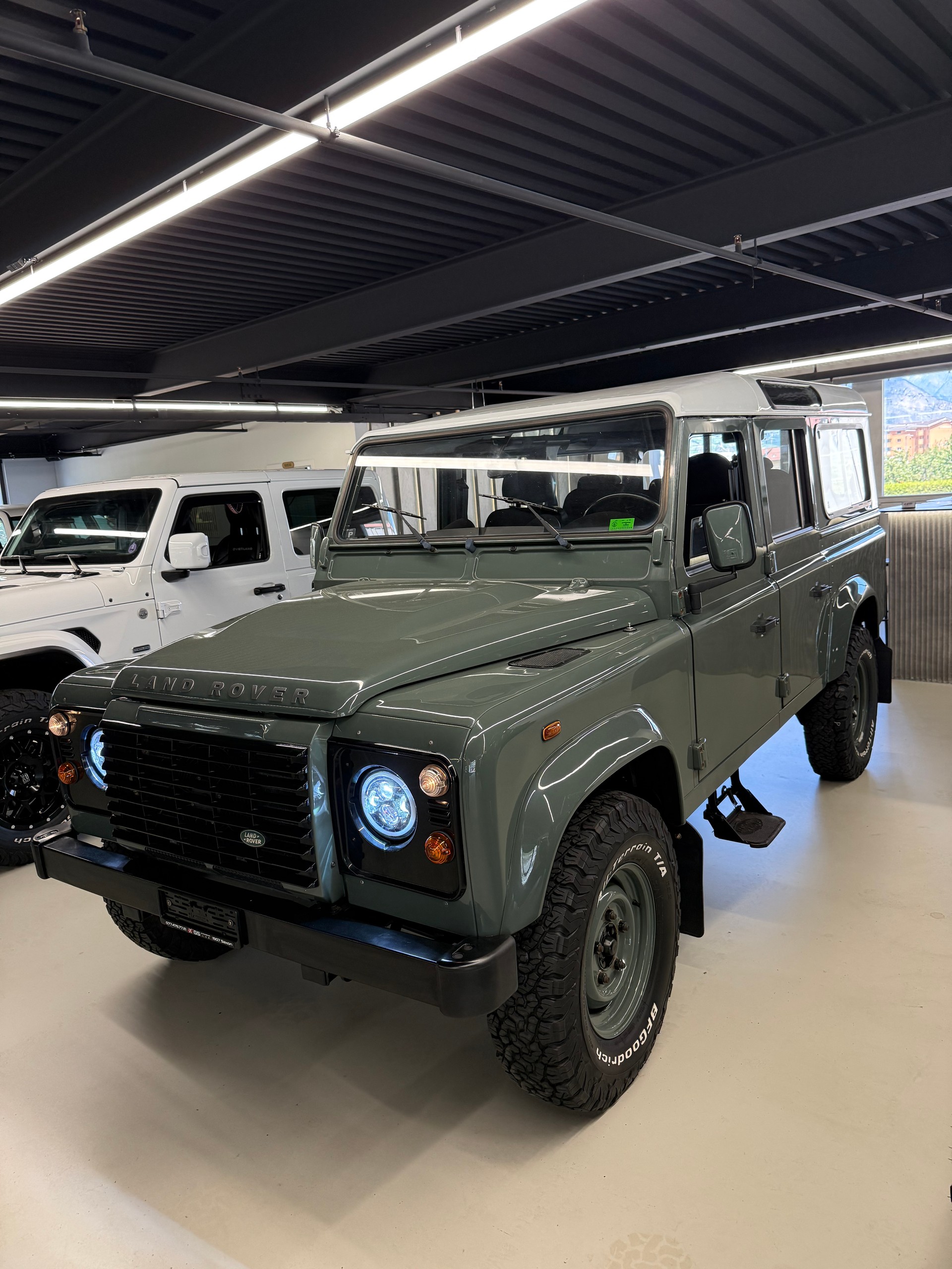 LAND ROVER Defender 90 2.4 Td4 RAW Station Wagon