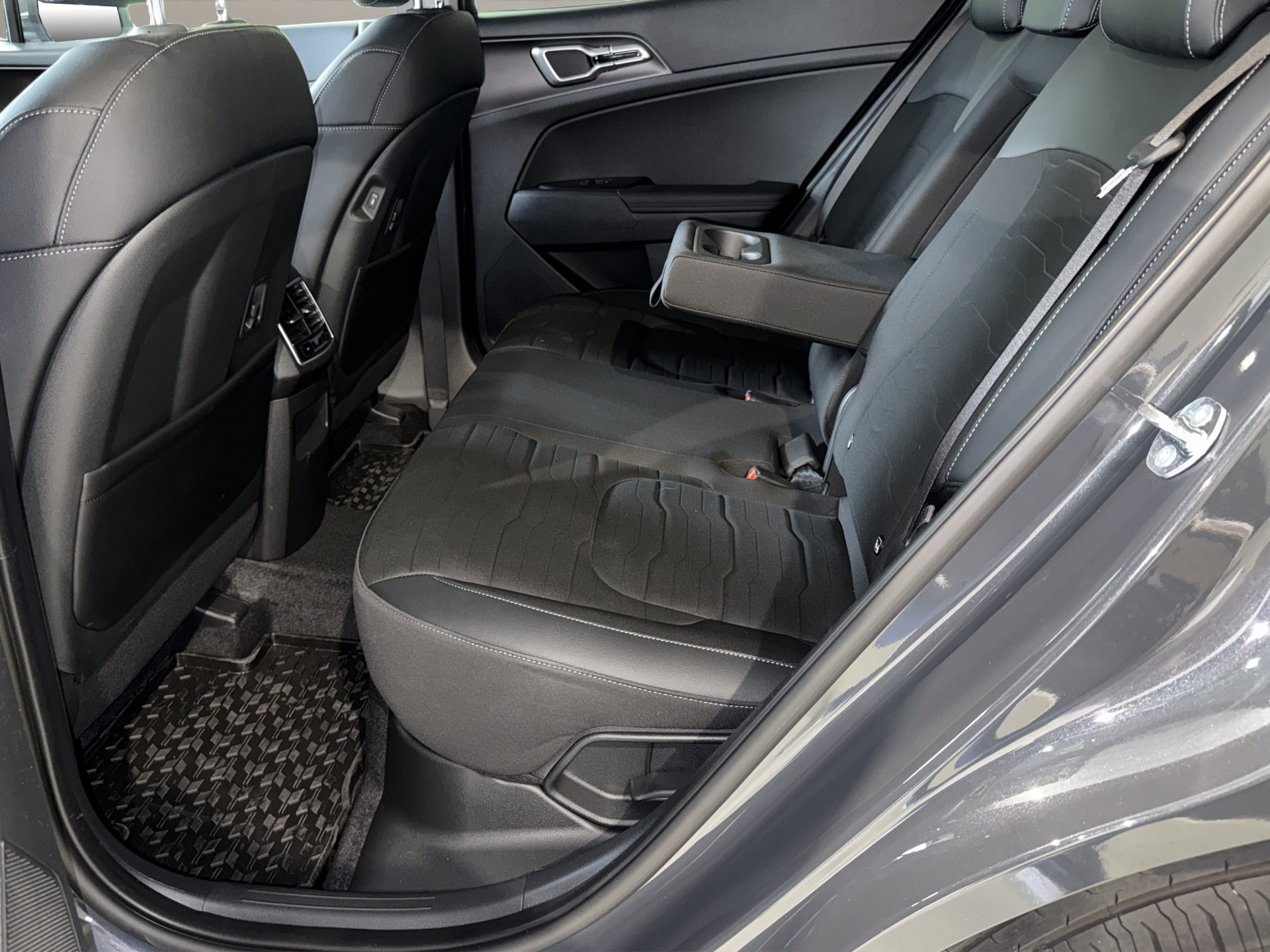 KIA New Sportage 1.6T-GDi HEV Power Edition 239 CV 4x4 Automatic Modèle 2026 Véhicule CH-image-17