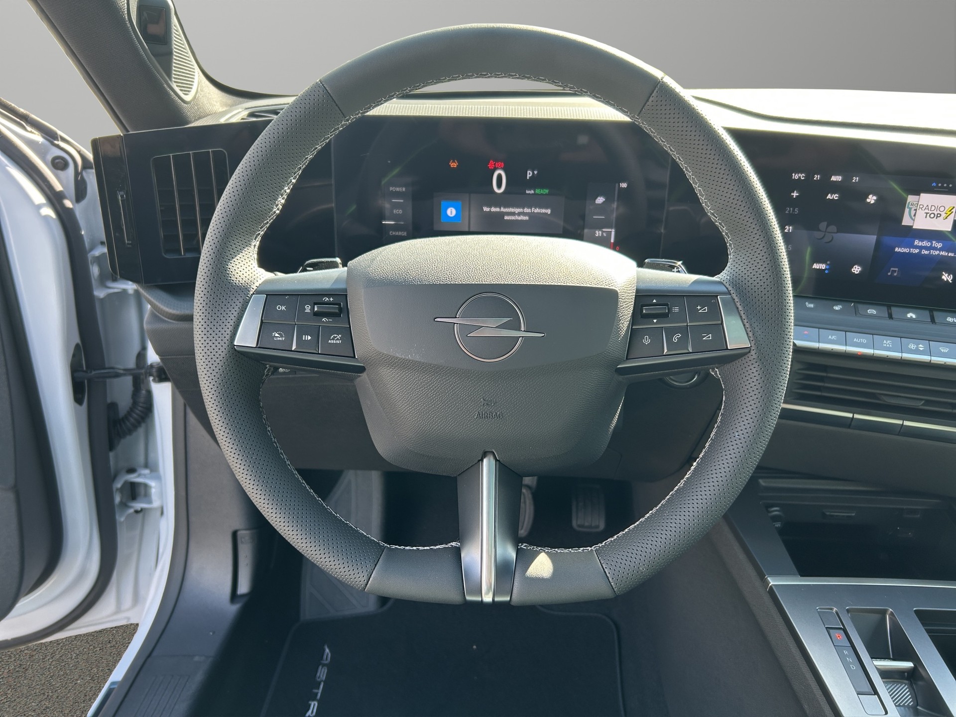 OPEL Astra-e Sports Tourer Ultimate-image-4