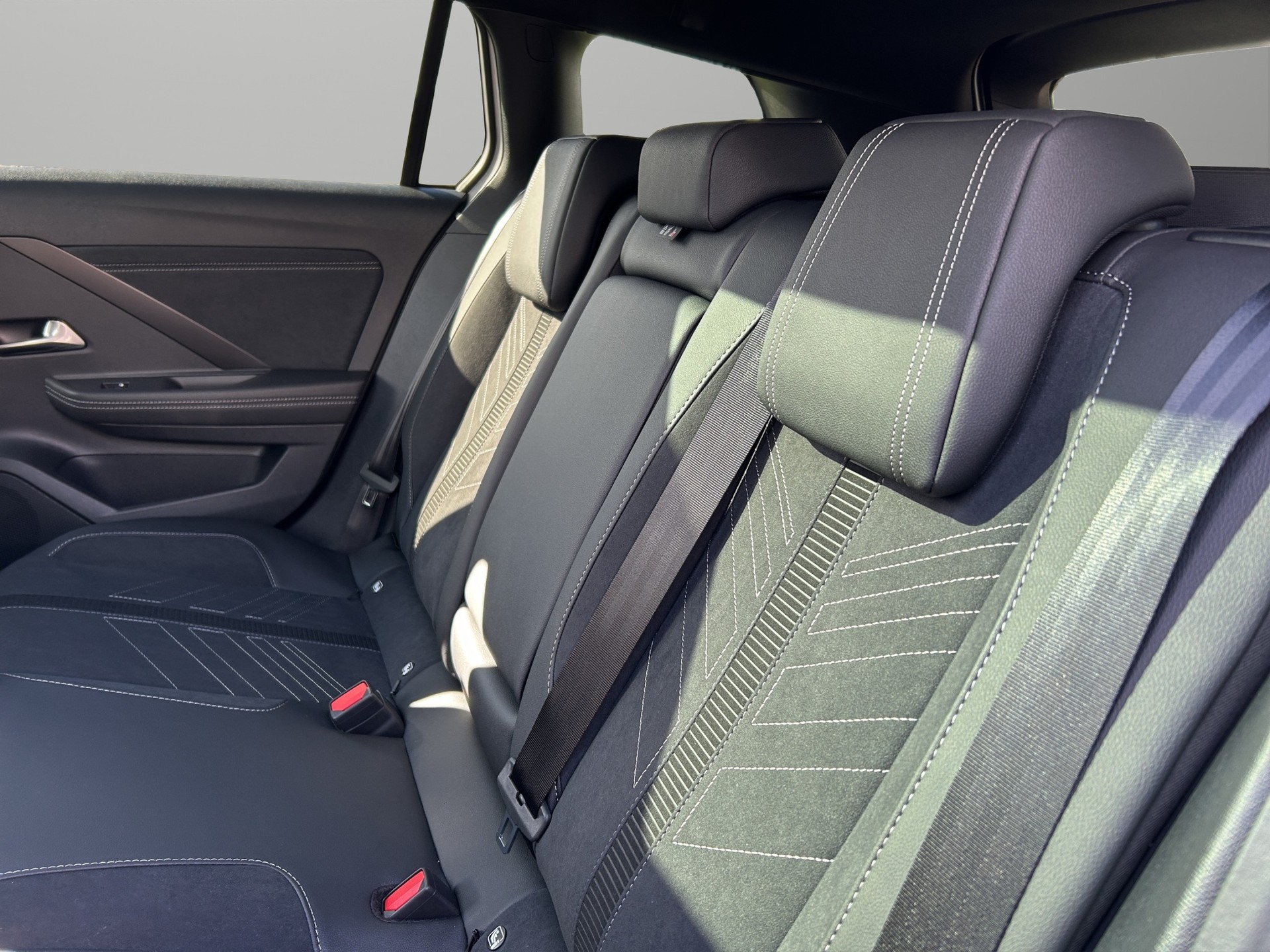 OPEL Astra-e Sports Tourer Ultimate-image-6