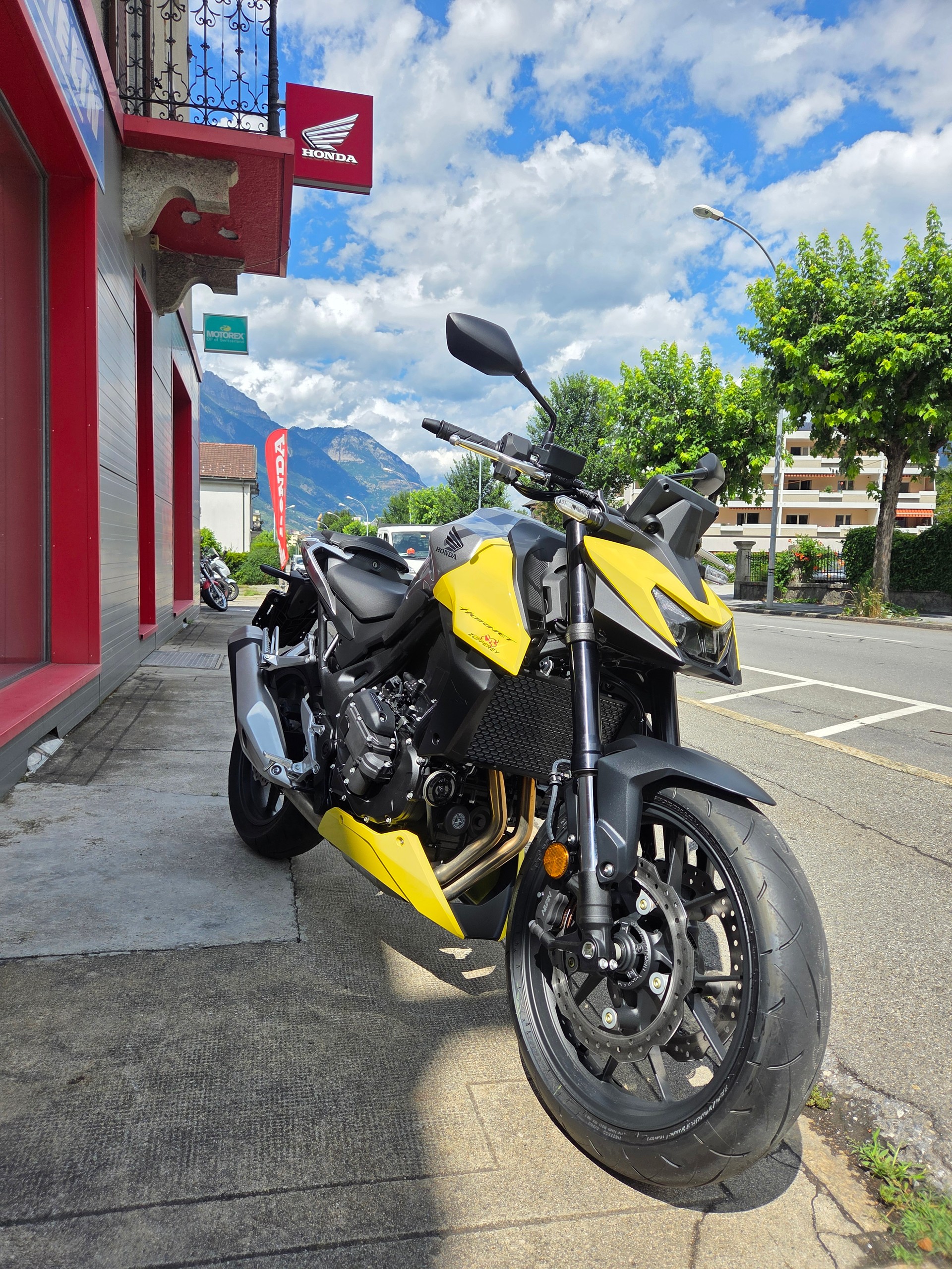 HONDA CB 750 Hornet-image-0