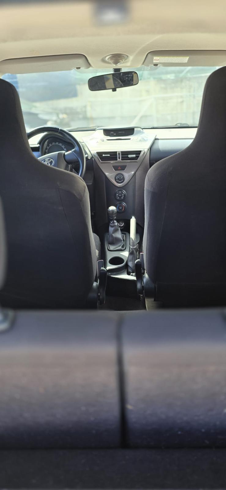 TOYOTA iQ 1.0 VVT-i Linea Terra-image-6