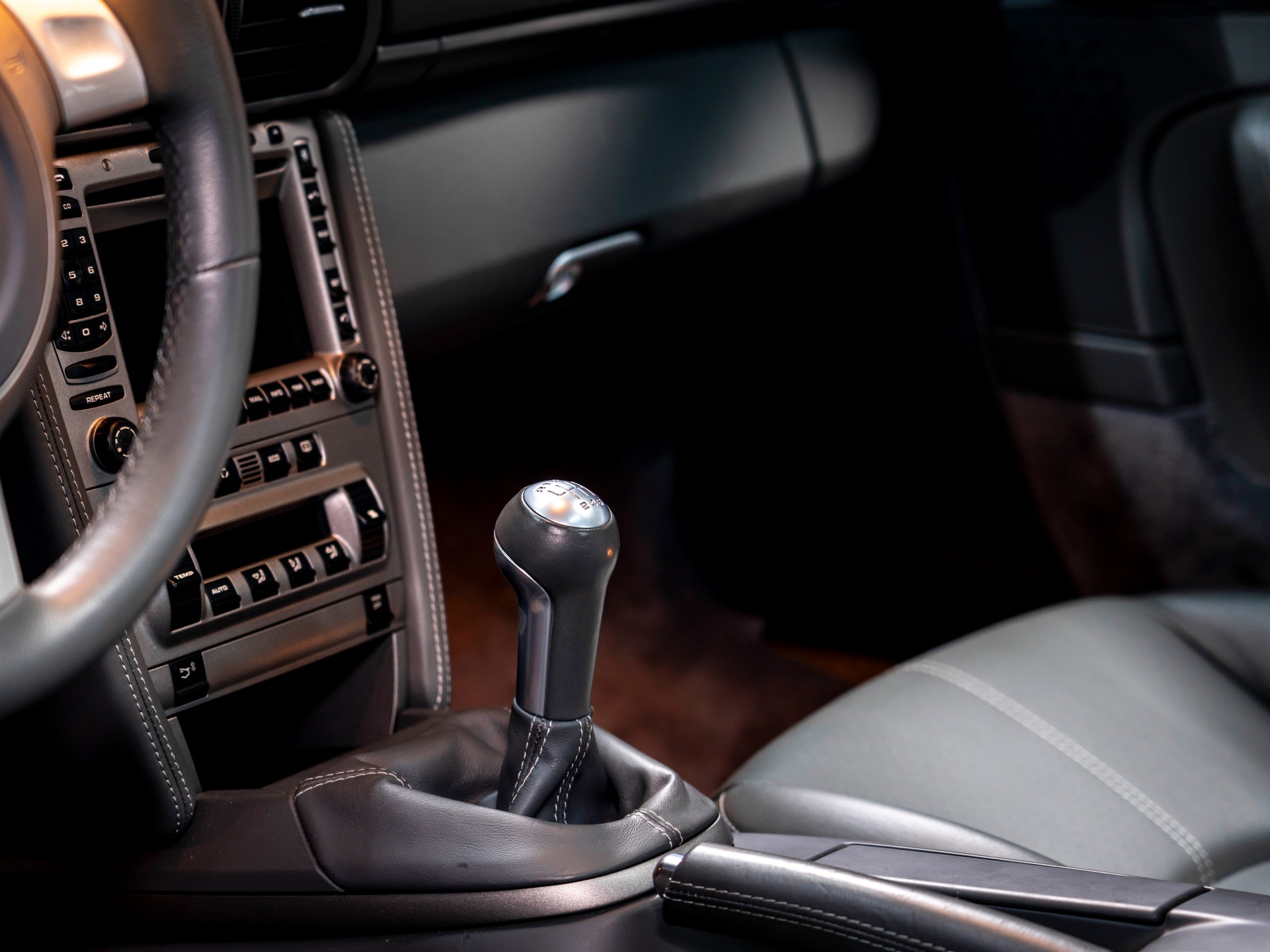 PORSCHE 911 Targa 4-image-15