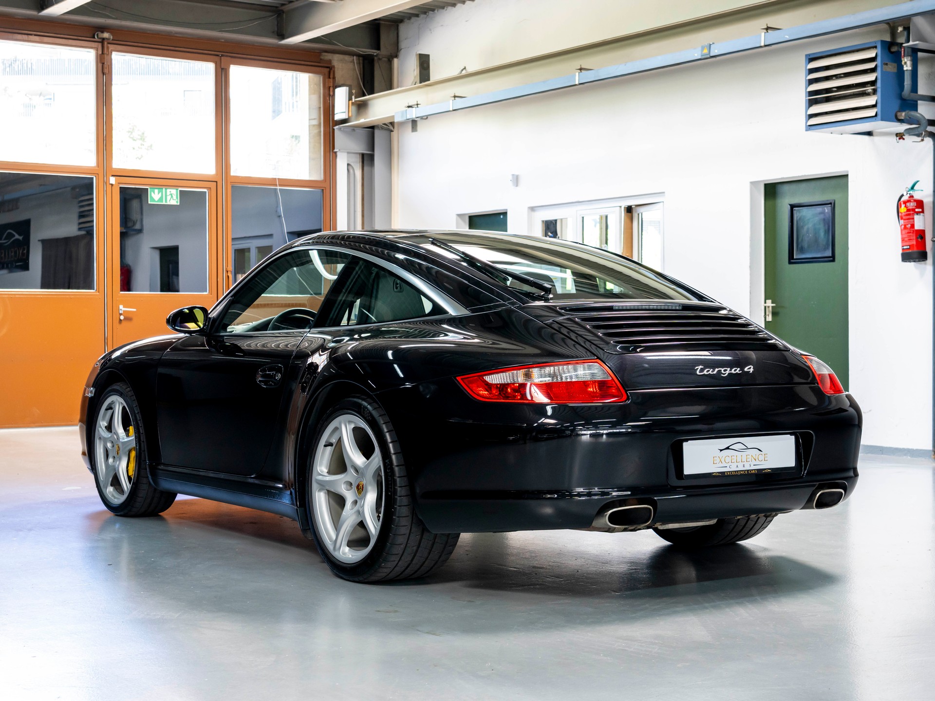 PORSCHE 911 Targa 4-image-7