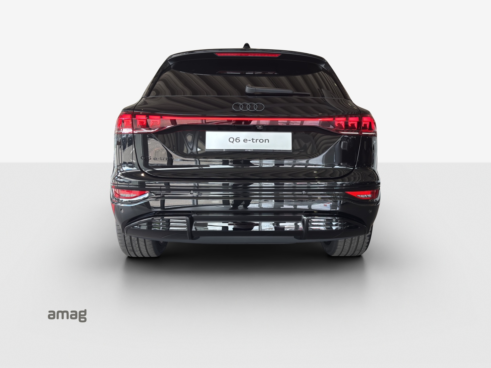 AUDI Q6 e-tron performance-showroom-element-3